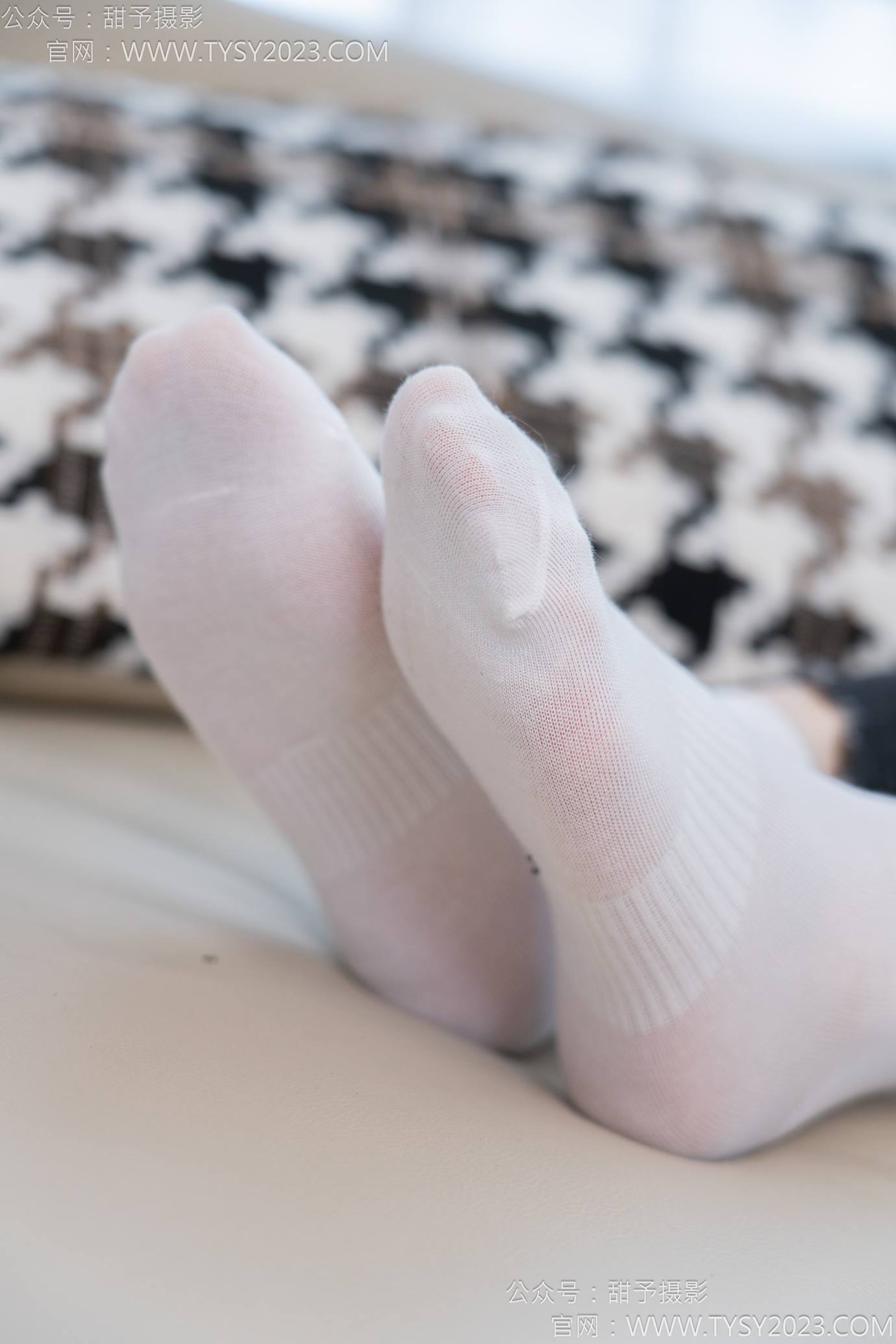 图片[65]-甜予摄影 NO.133 梦梦-长靴、白棉袜、裸足[111P] – 速更版-美库