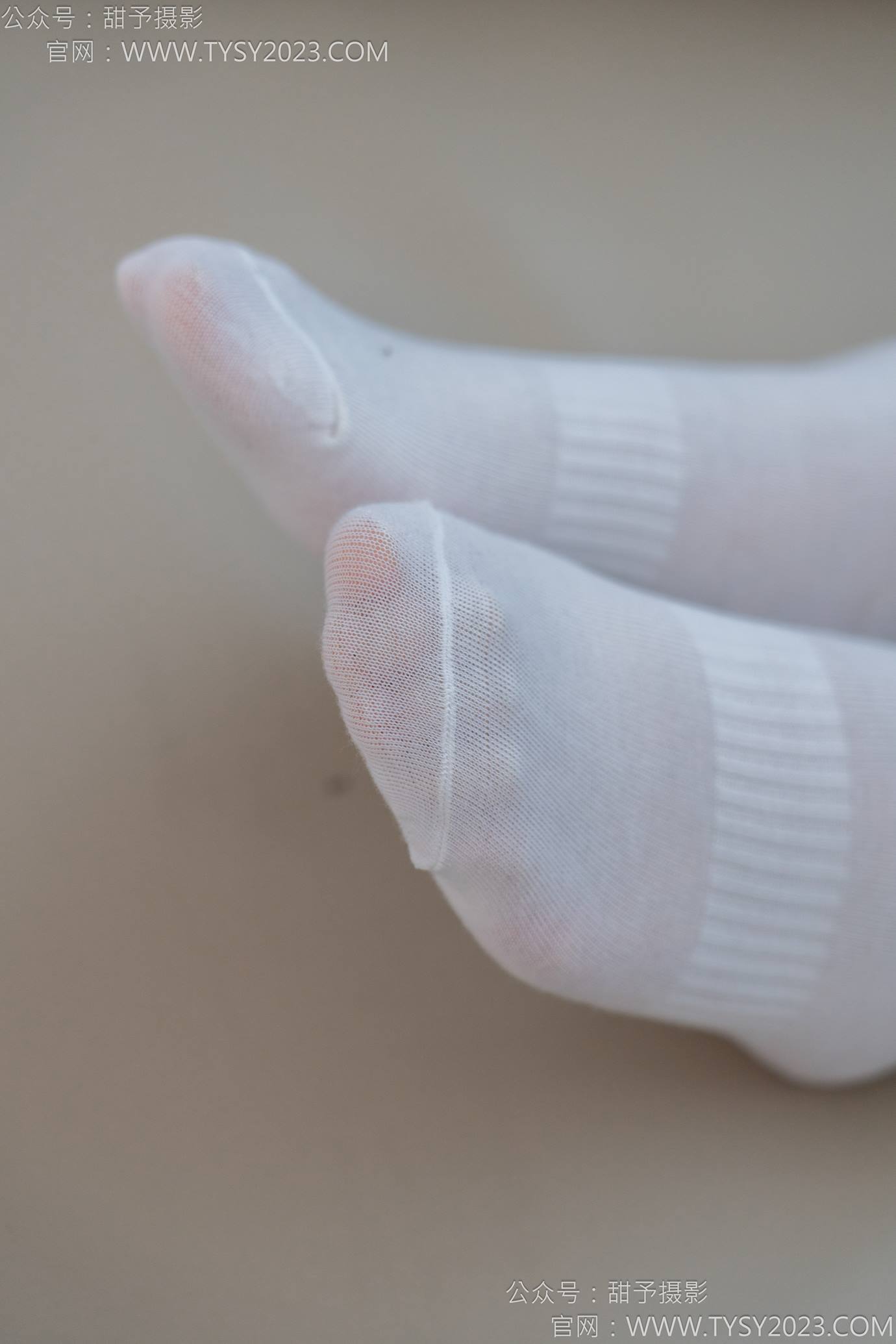 图片[81]-甜予摄影 NO.133 梦梦-长靴、白棉袜、裸足[111P] – 速更版-美库