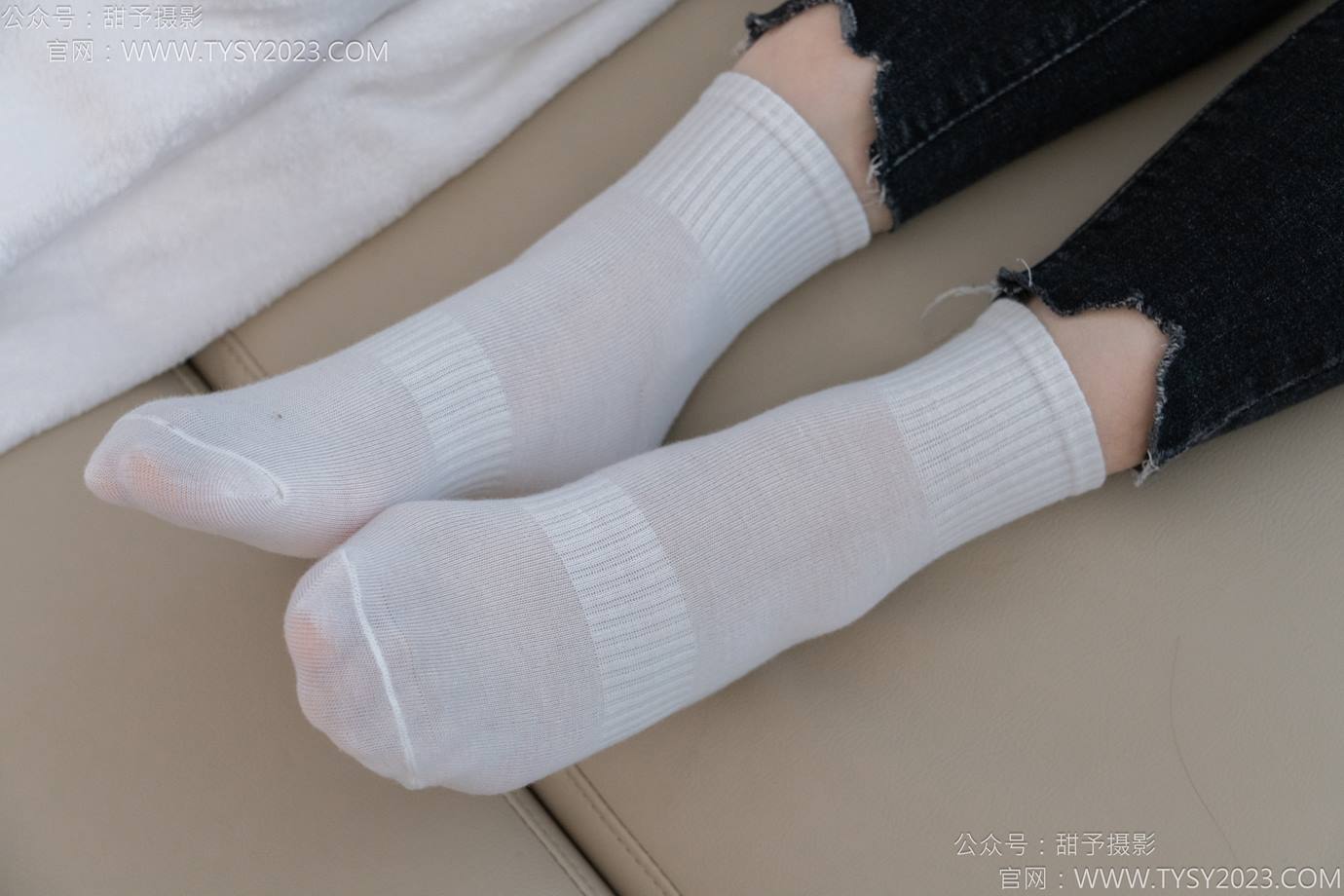 图片[85]-甜予摄影 NO.133 梦梦-长靴、白棉袜、裸足[111P] – 速更版-美库