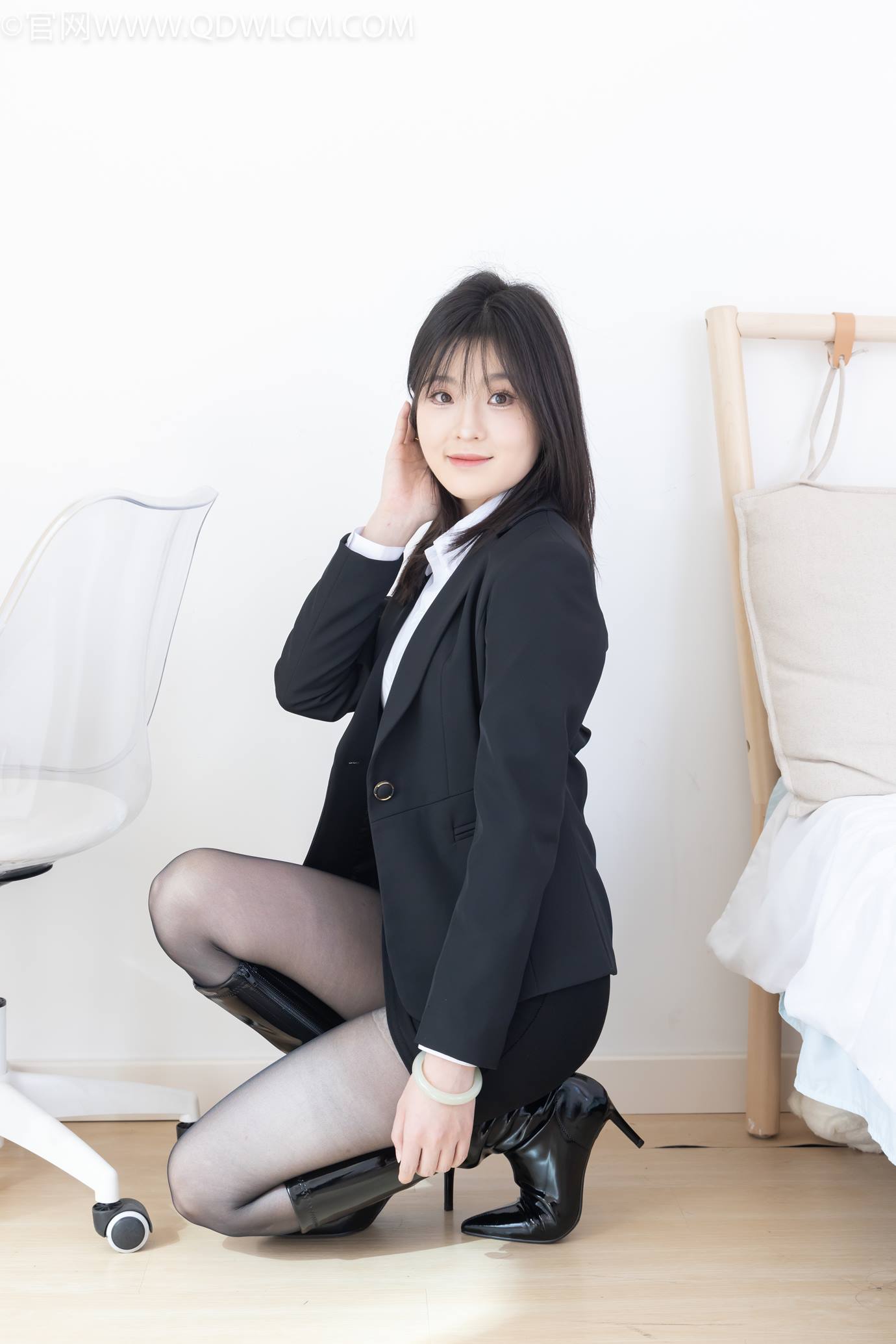 图片[41]-物恋传媒 NO.2306 青柠-高跟长靴、薄黑丝、ol制服[260P] – 速更版-美库