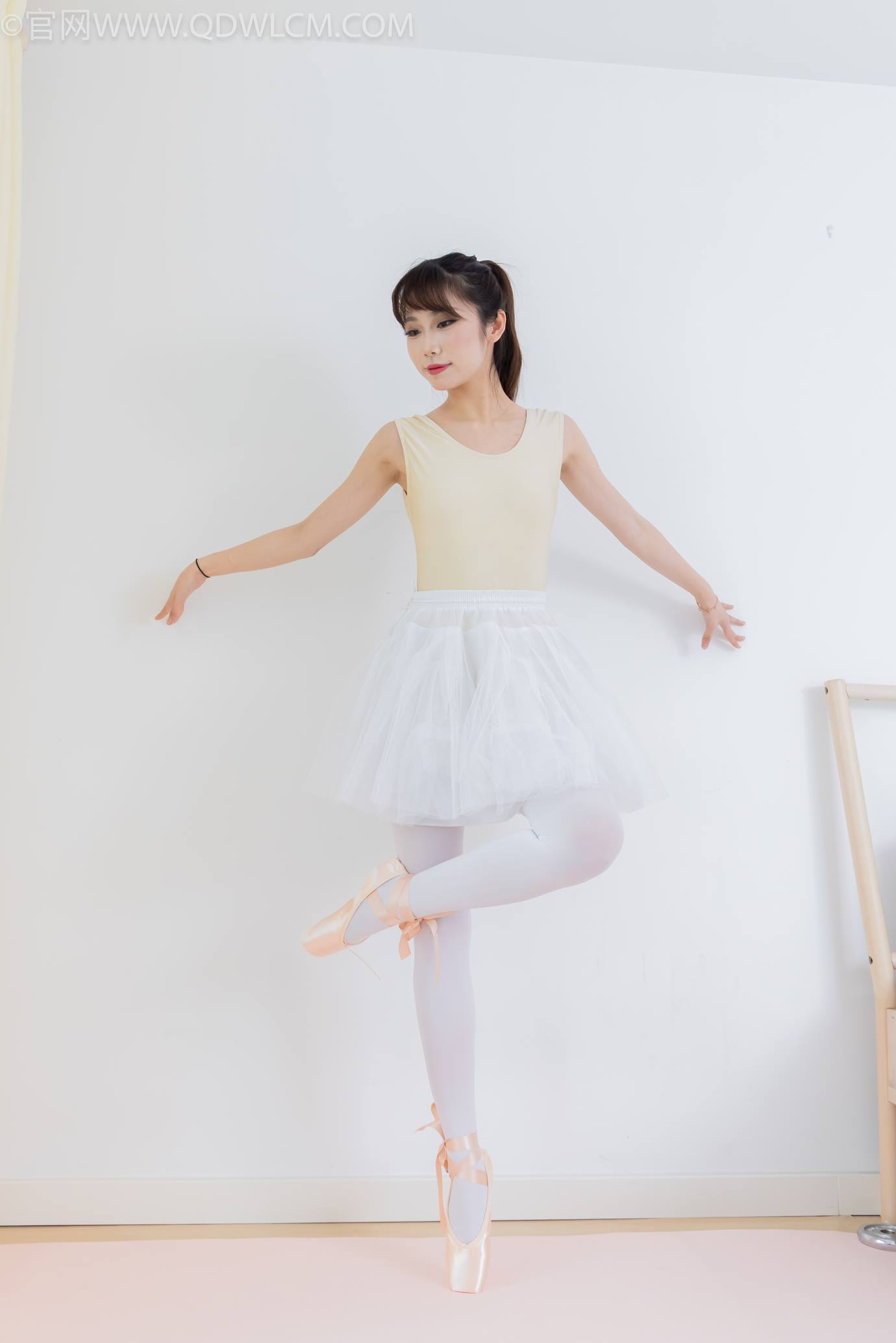 图片[19]-物恋传媒 NO.2307 泡泡-芭蕾鞋、厚白丝、芭蕾动作、皮筋绑脚剧情[166P] – 速更版-美库