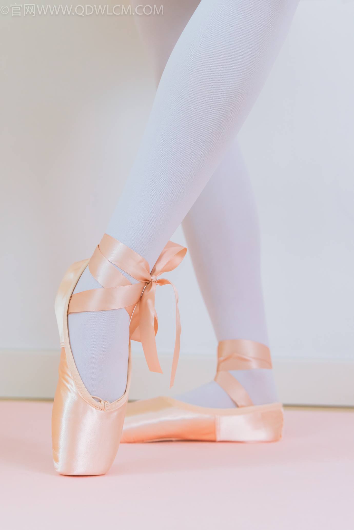 图片[23]-物恋传媒 NO.2307 泡泡-芭蕾鞋、厚白丝、芭蕾动作、皮筋绑脚剧情[166P] – 速更版-美库