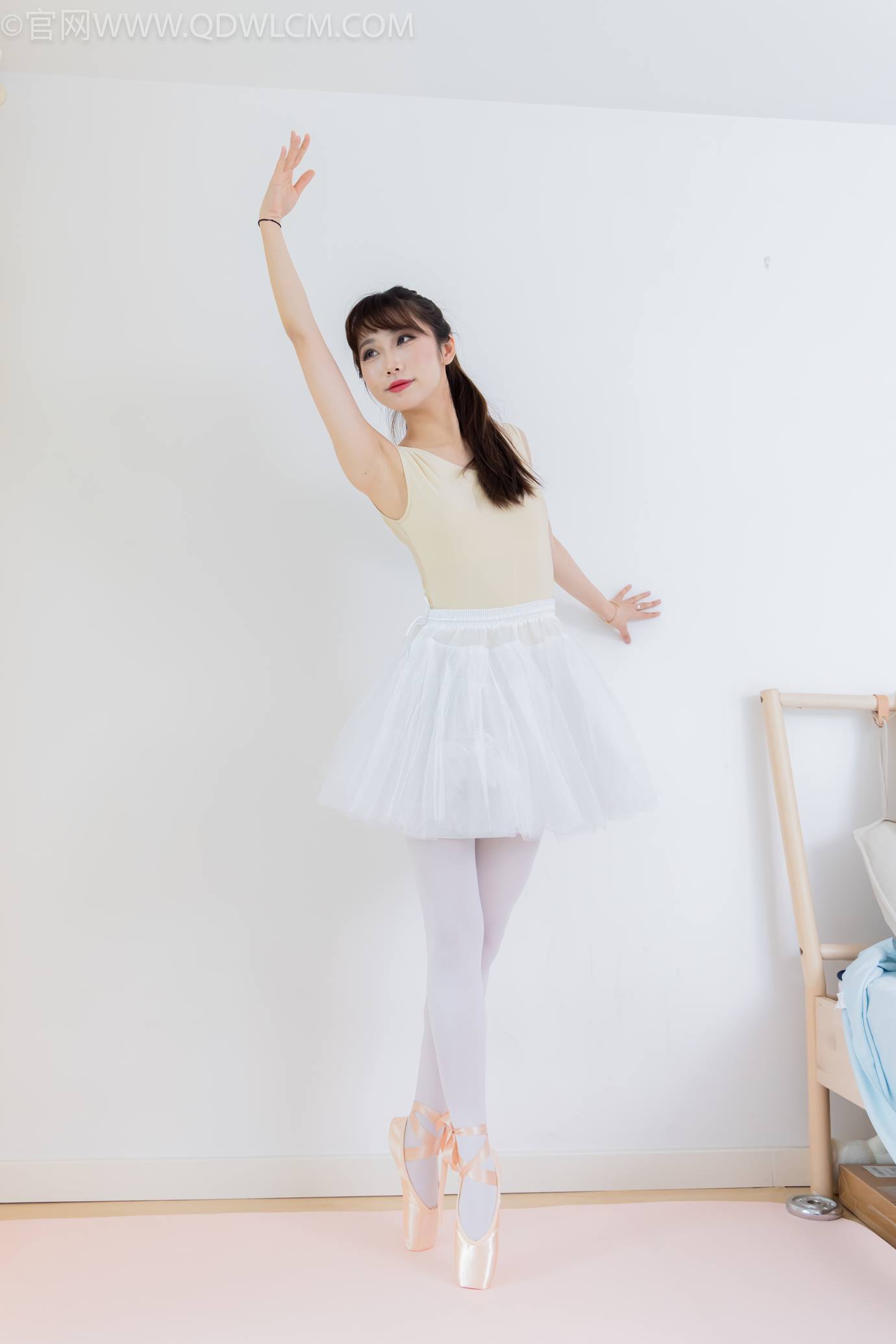 图片[25]-物恋传媒 NO.2307 泡泡-芭蕾鞋、厚白丝、芭蕾动作、皮筋绑脚剧情[166P] – 速更版-美库