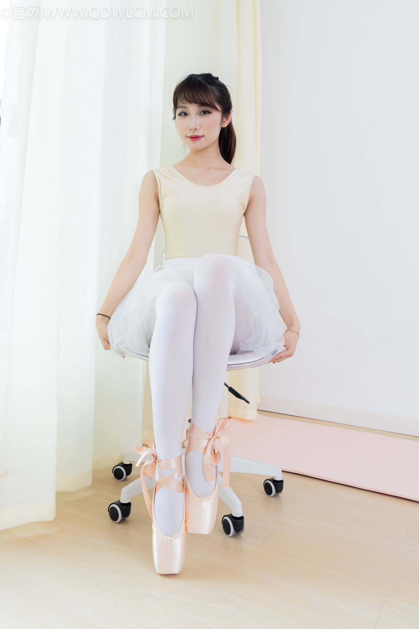 图片[40]-物恋传媒 NO.2307 泡泡-芭蕾鞋、厚白丝、芭蕾动作、皮筋绑脚剧情[166P] – 速更版-美库