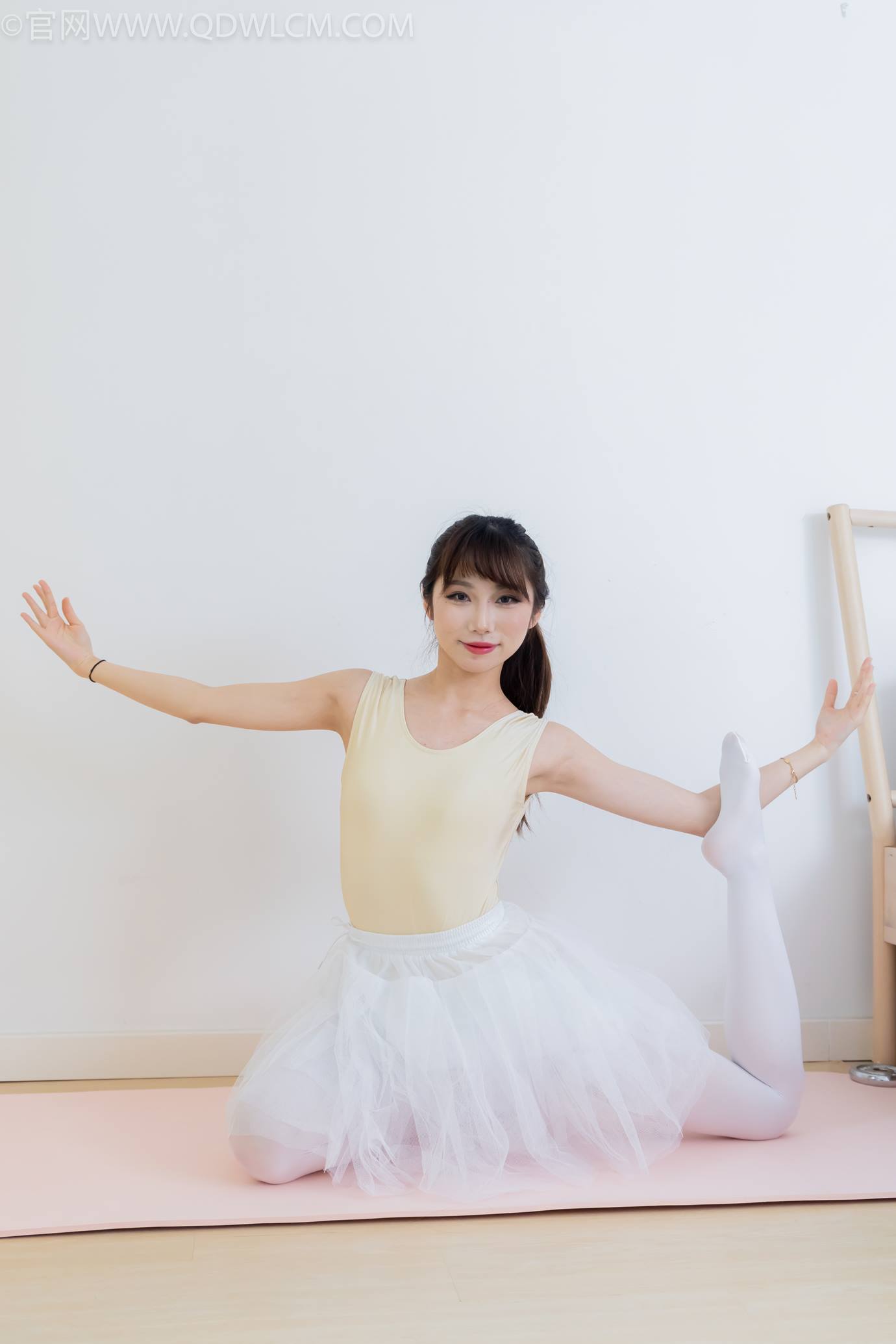 图片[50]-物恋传媒 NO.2307 泡泡-芭蕾鞋、厚白丝、芭蕾动作、皮筋绑脚剧情[166P] – 速更版-美库