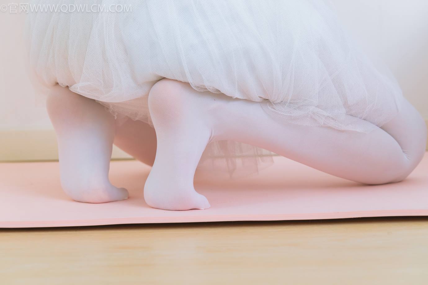 图片[71]-物恋传媒 NO.2307 泡泡-芭蕾鞋、厚白丝、芭蕾动作、皮筋绑脚剧情[166P] – 速更版-美库