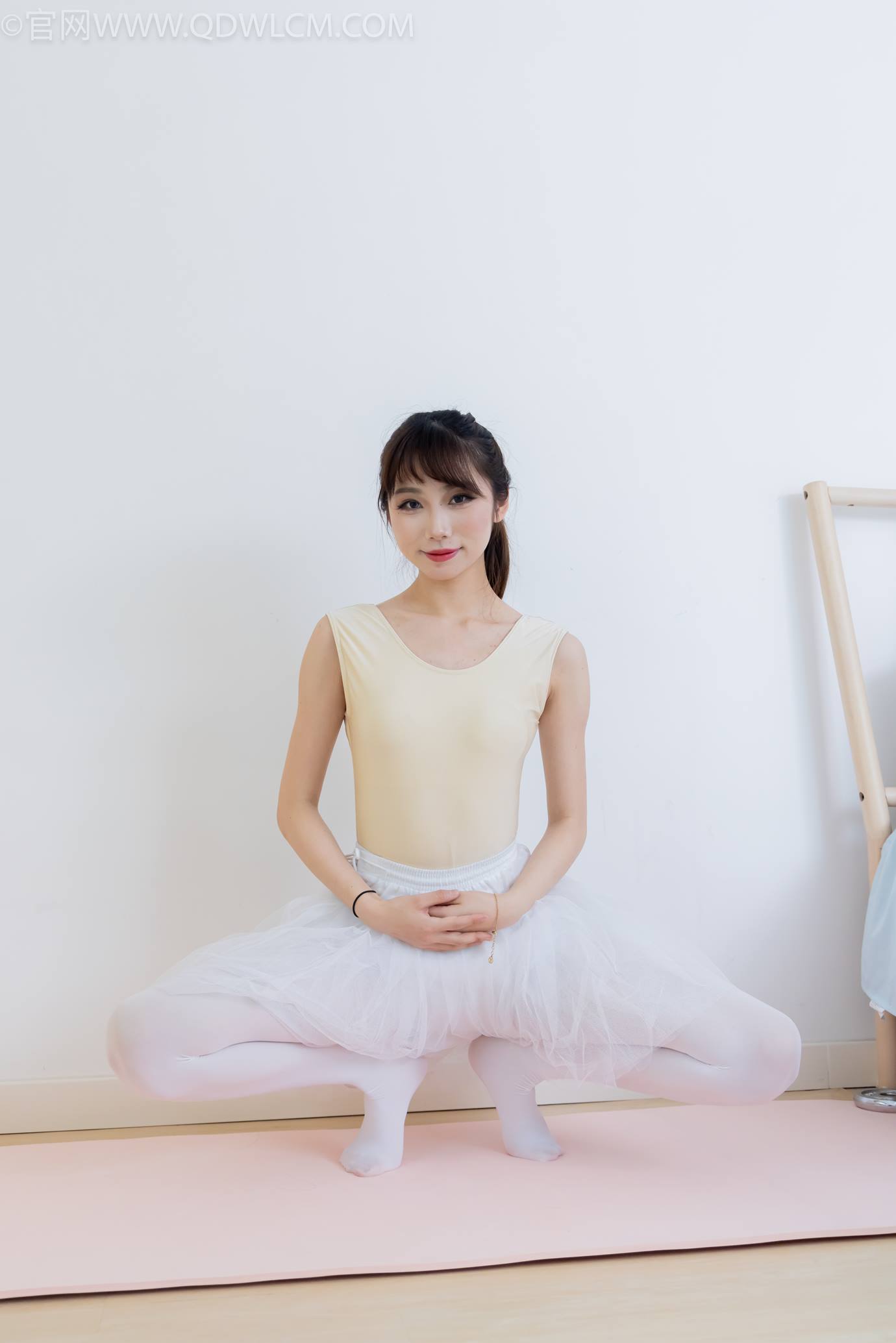 图片[79]-物恋传媒 NO.2307 泡泡-芭蕾鞋、厚白丝、芭蕾动作、皮筋绑脚剧情[166P] – 速更版-美库