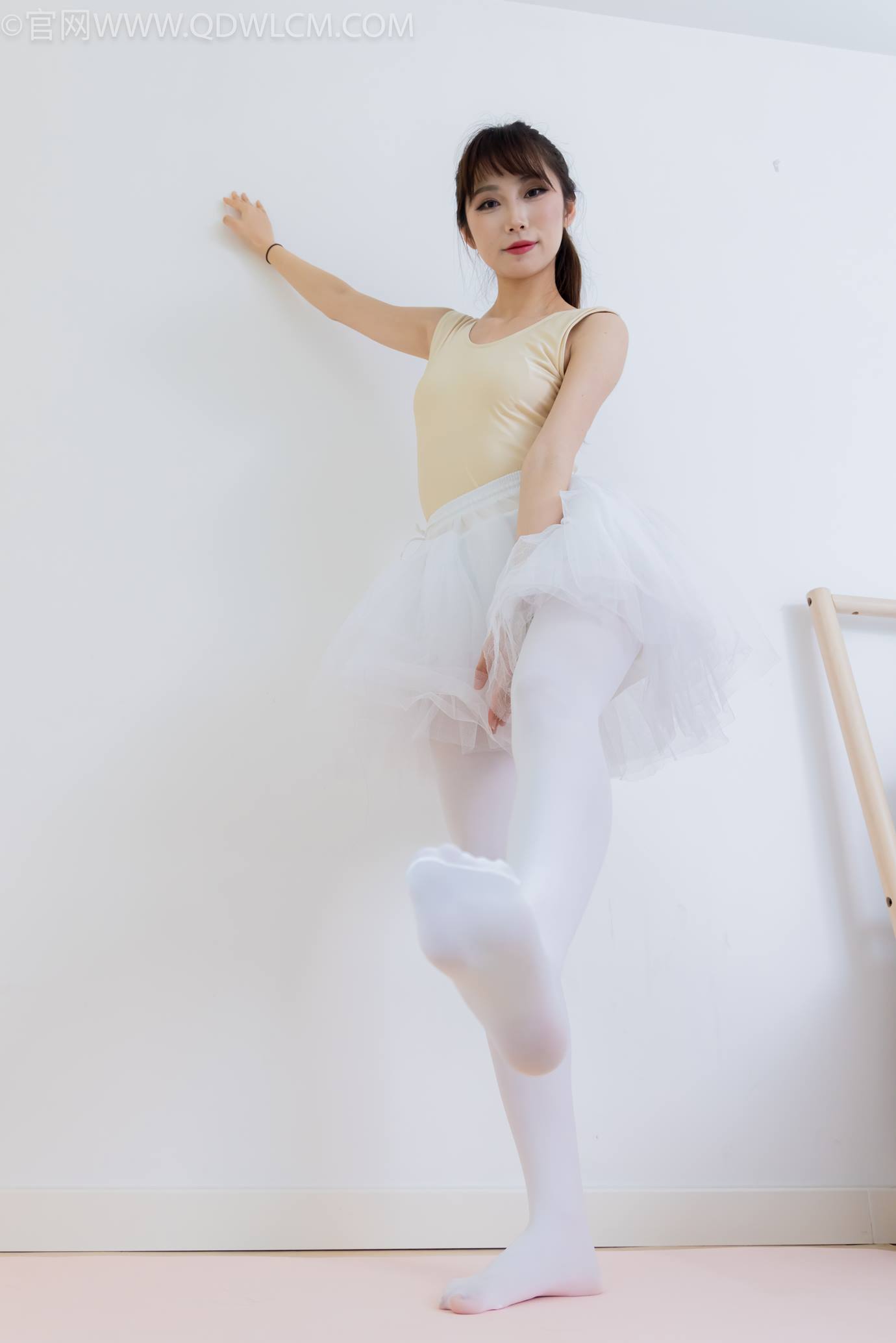 图片[80]-物恋传媒 NO.2307 泡泡-芭蕾鞋、厚白丝、芭蕾动作、皮筋绑脚剧情[166P] – 速更版-美库