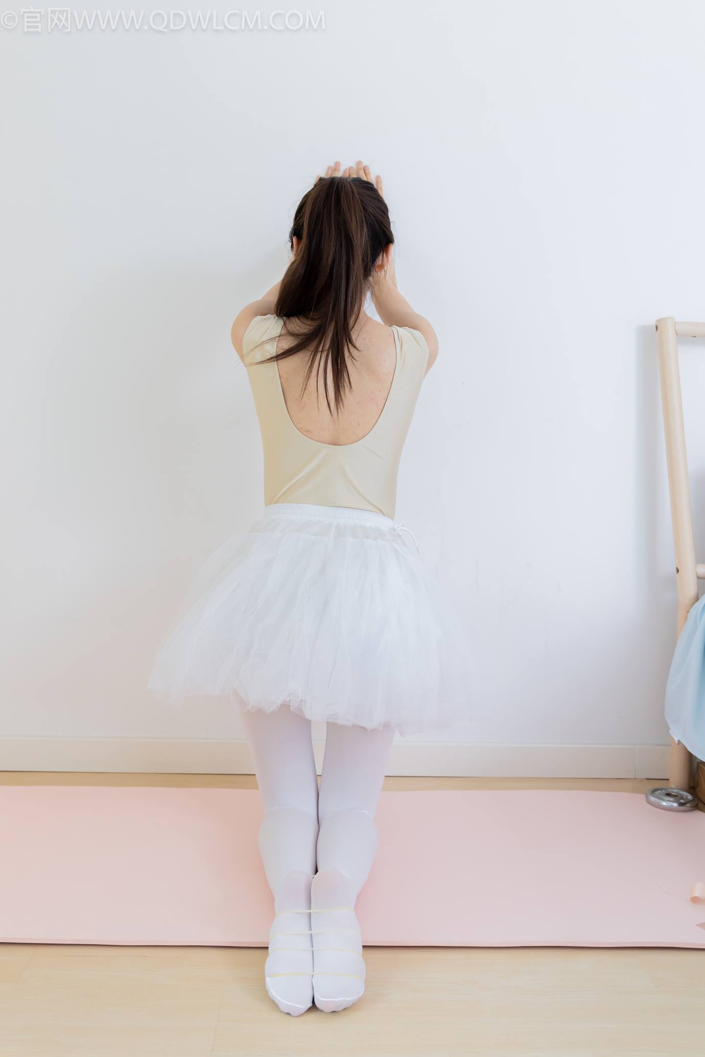 图片[109]-物恋传媒 NO.2307 泡泡-芭蕾鞋、厚白丝、芭蕾动作、皮筋绑脚剧情[166P] – 速更版-美库