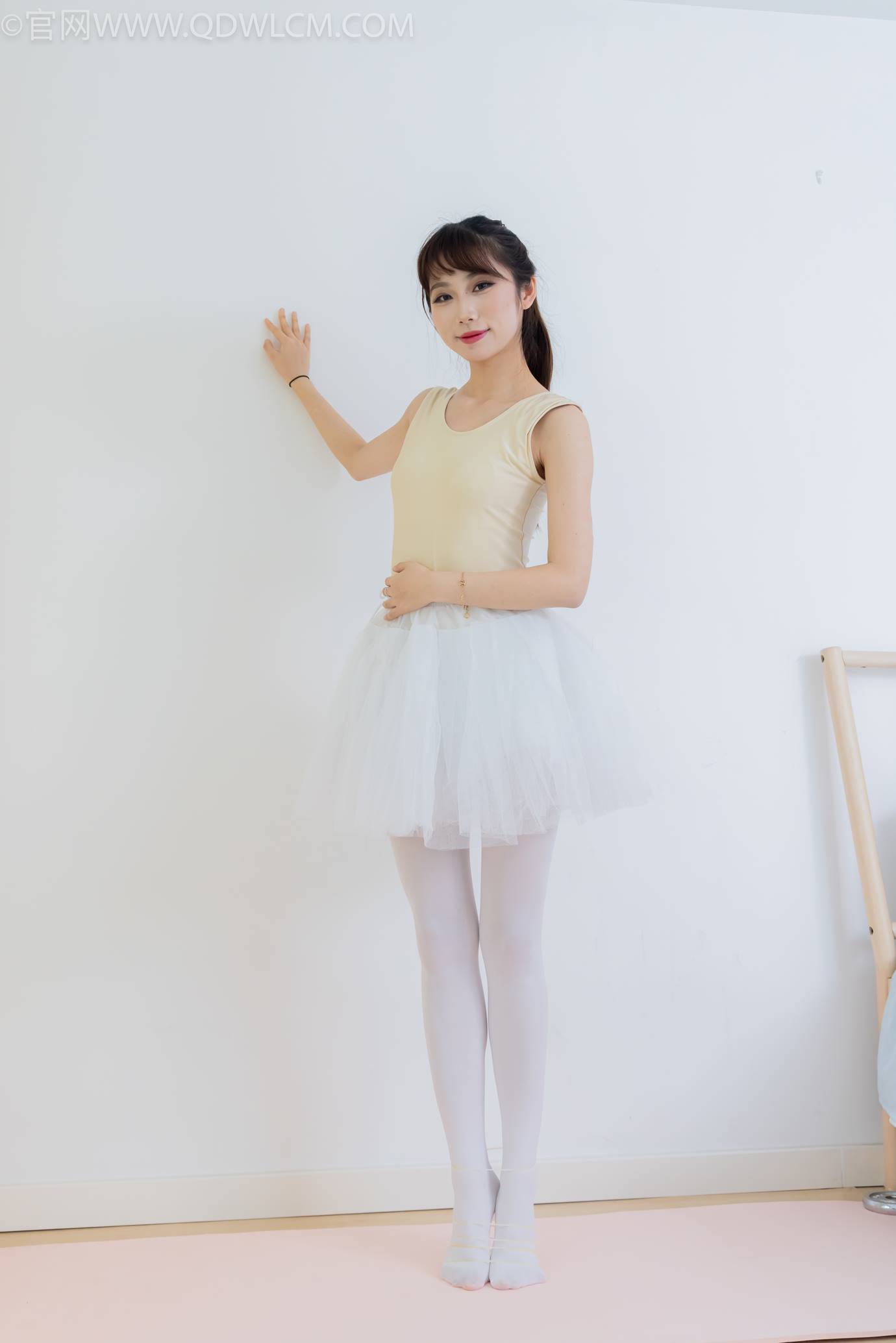 图片[133]-物恋传媒 NO.2307 泡泡-芭蕾鞋、厚白丝、芭蕾动作、皮筋绑脚剧情[166P] – 速更版-美库