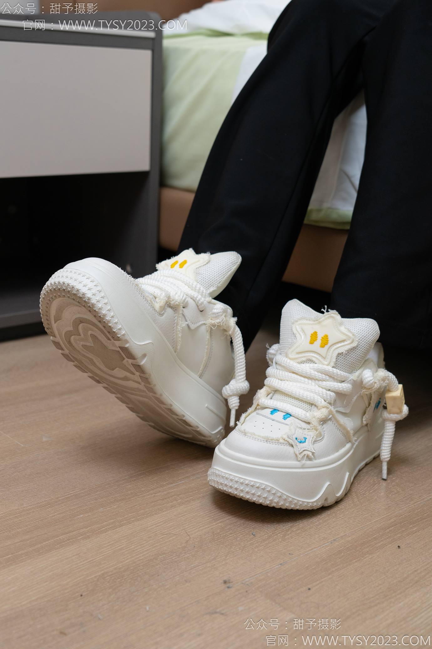 图片[12]-甜予摄影 NO.135 思思-板鞋、白棉袜、裸足[110P] – 速更版-美库