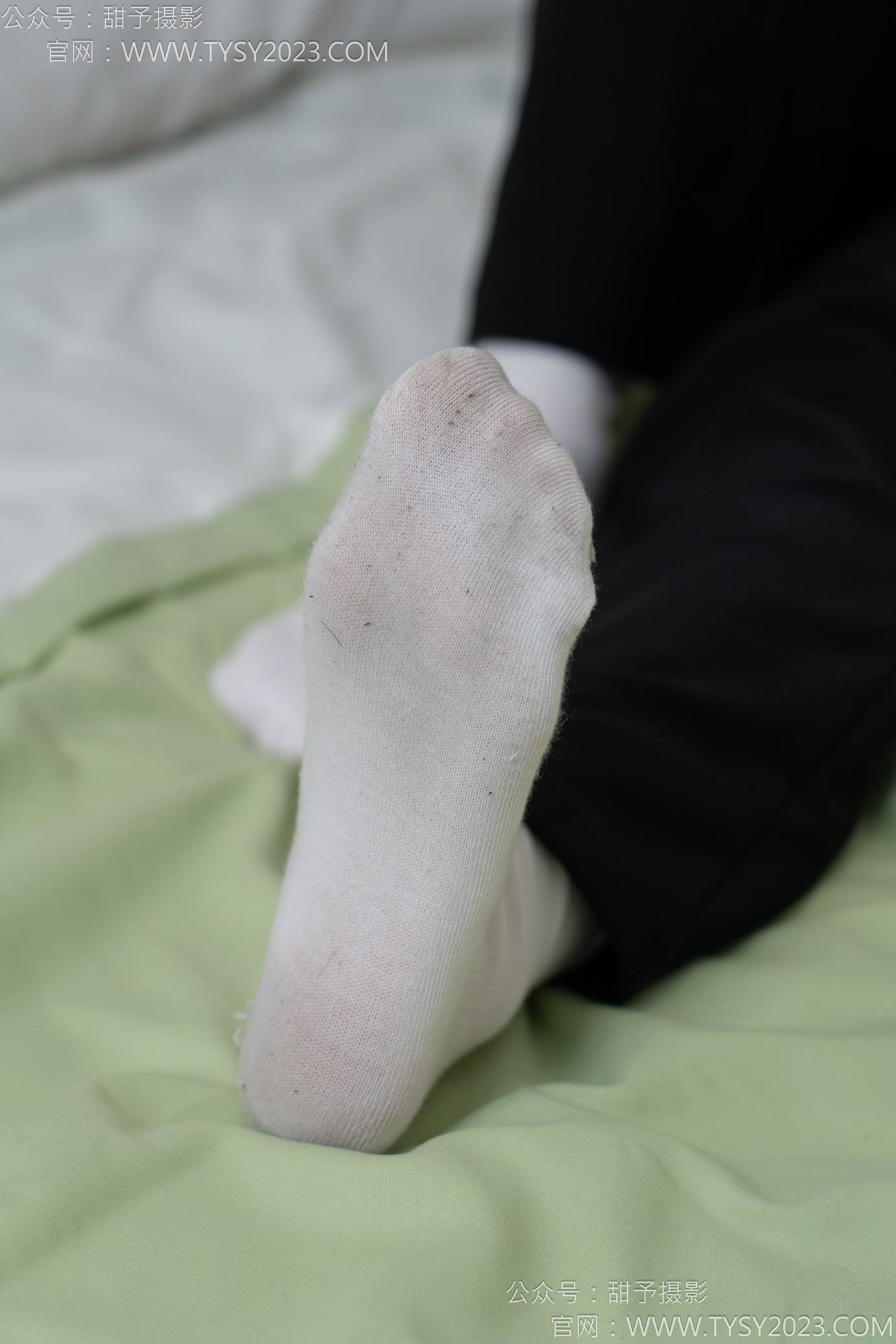 图片[33]-甜予摄影 NO.135 思思-板鞋、白棉袜、裸足[110P] – 速更版-美库