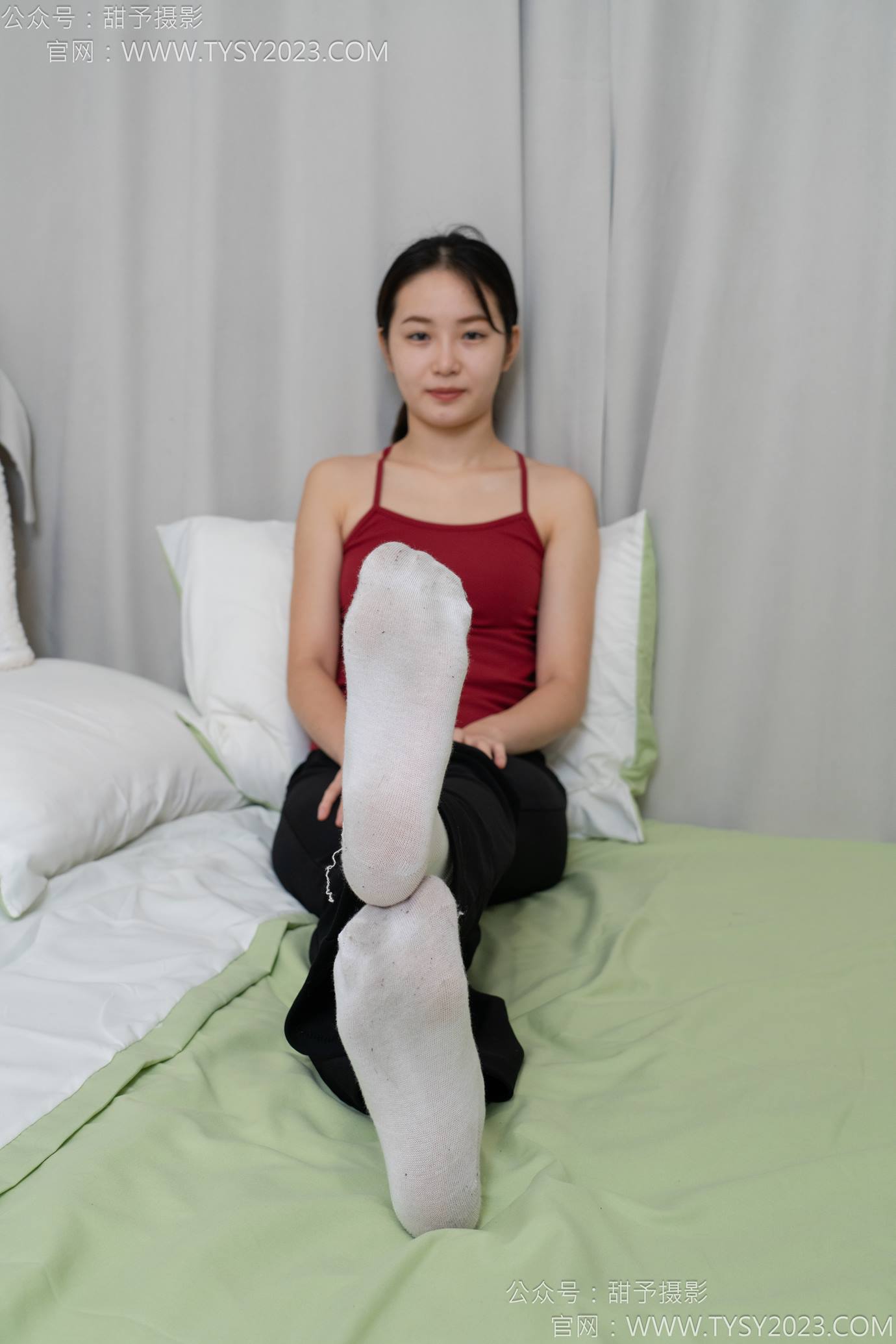 图片[49]-甜予摄影 NO.135 思思-板鞋、白棉袜、裸足[110P] – 速更版-美库