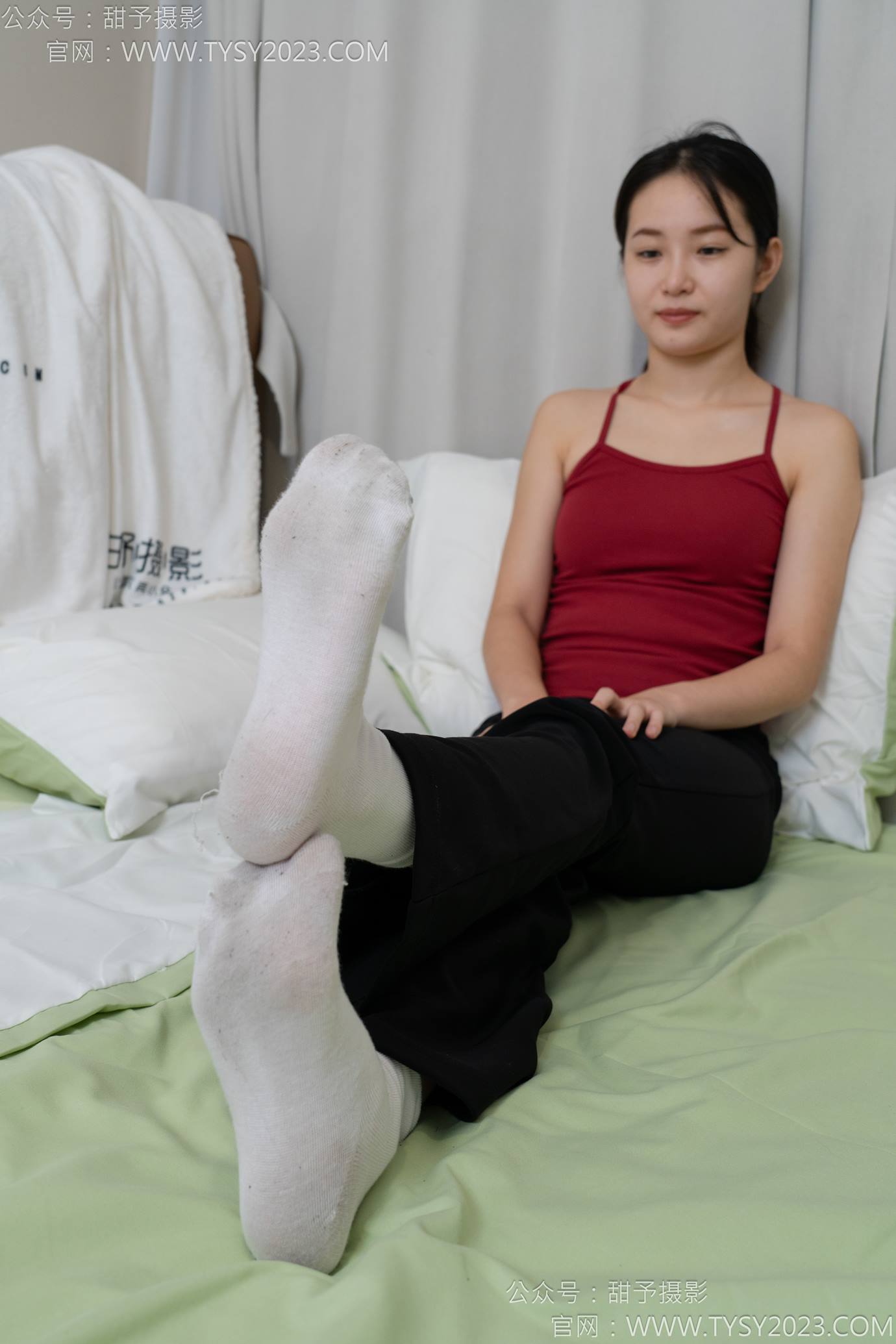 图片[50]-甜予摄影 NO.135 思思-板鞋、白棉袜、裸足[110P] – 速更版-美库