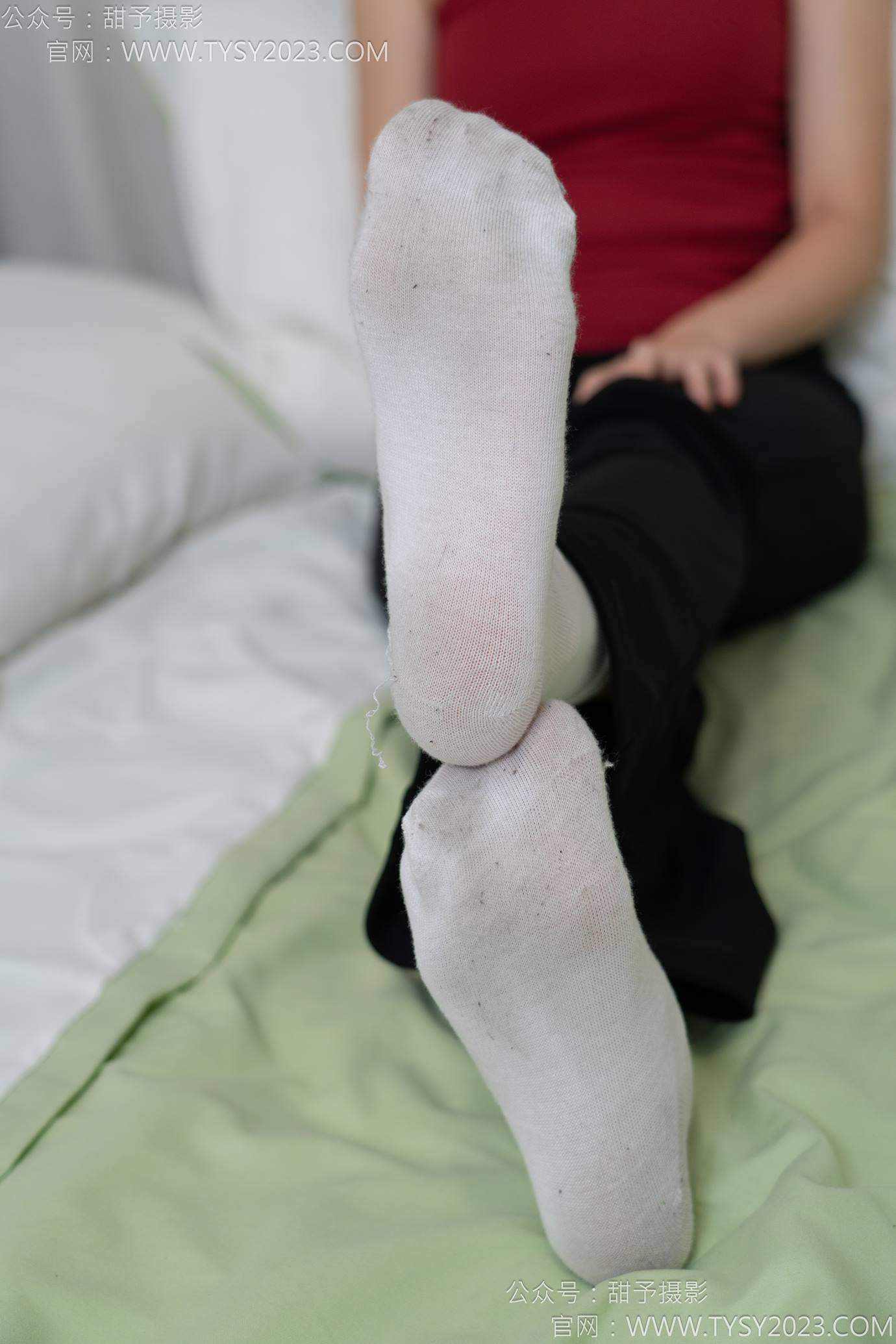 图片[51]-甜予摄影 NO.135 思思-板鞋、白棉袜、裸足[110P] – 速更版-美库