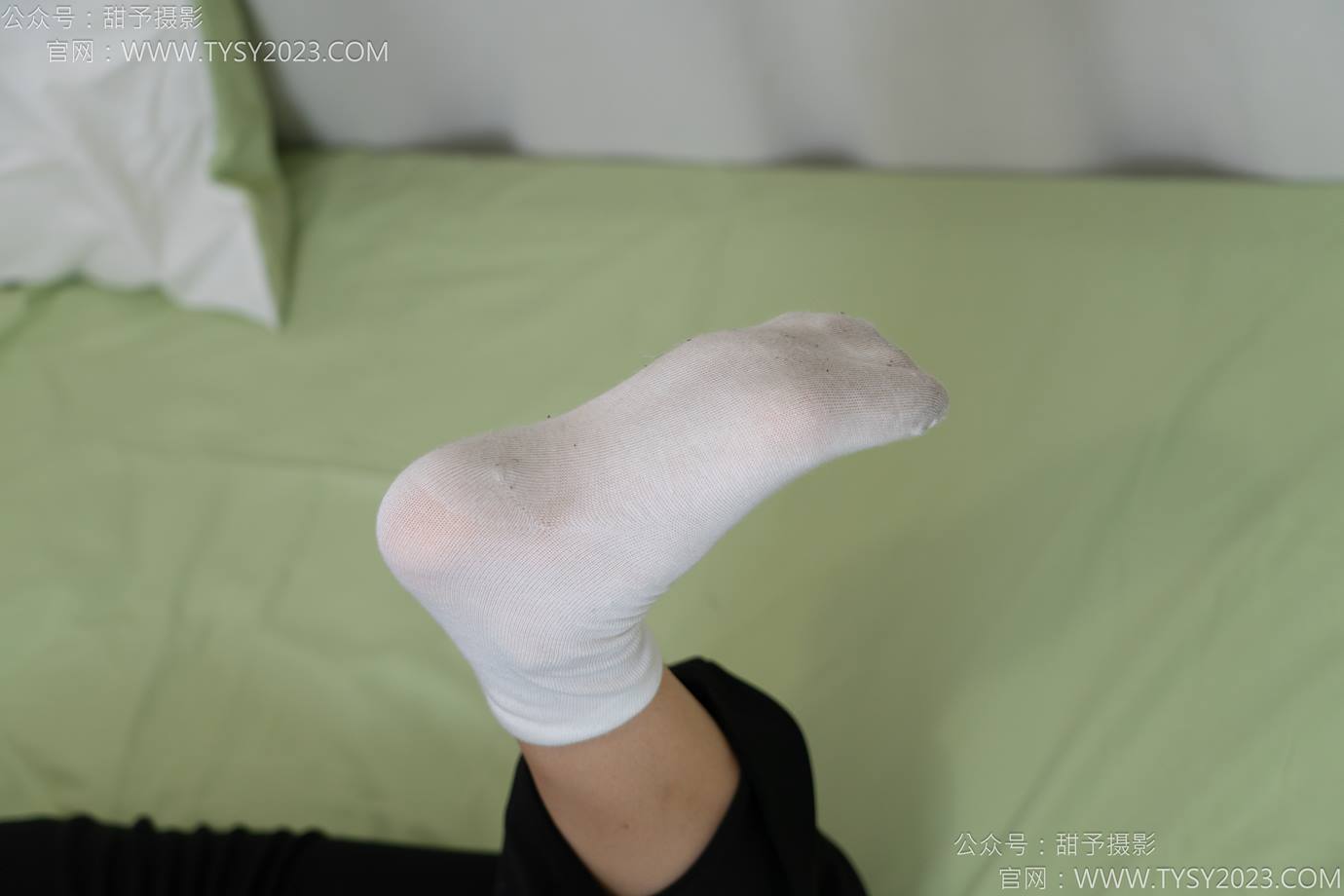 图片[60]-甜予摄影 NO.135 思思-板鞋、白棉袜、裸足[110P] – 速更版-美库