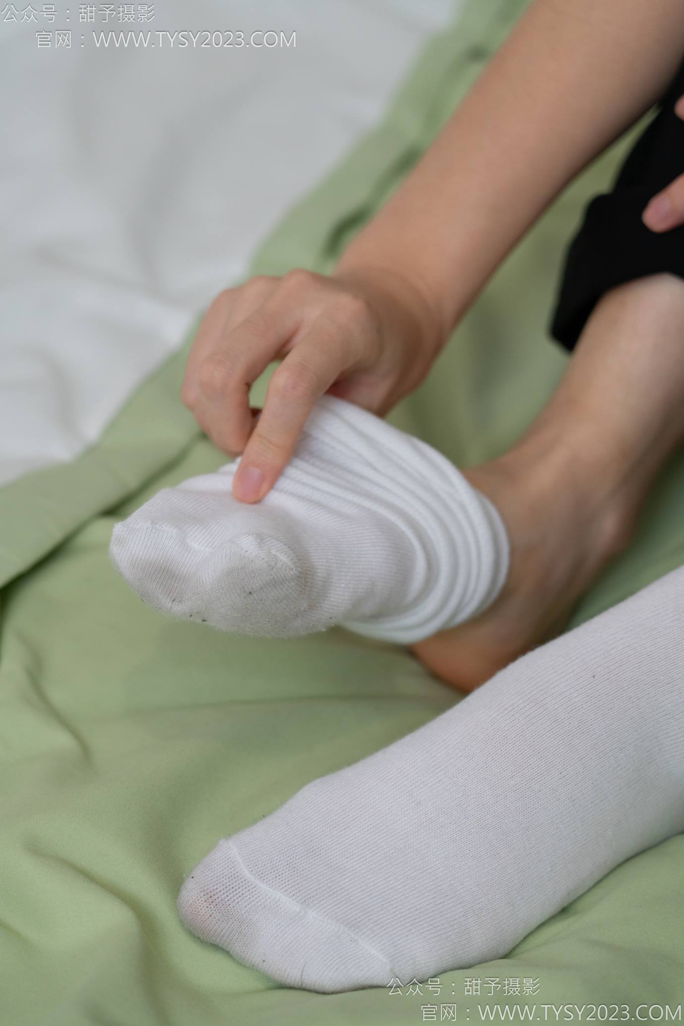 图片[78]-甜予摄影 NO.135 思思-板鞋、白棉袜、裸足[110P] – 速更版-美库