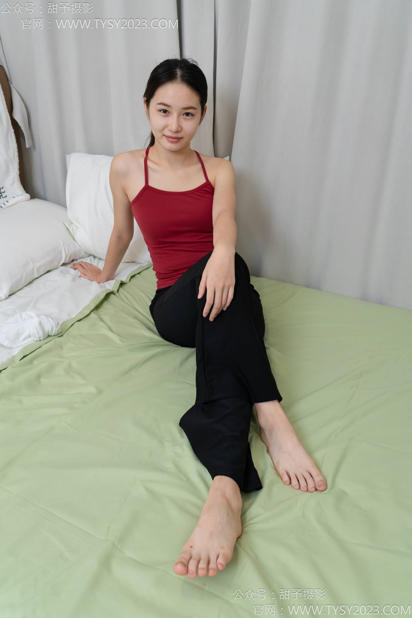 图片[111]-甜予摄影 NO.135 思思-板鞋、白棉袜、裸足[110P] – 速更版-美库