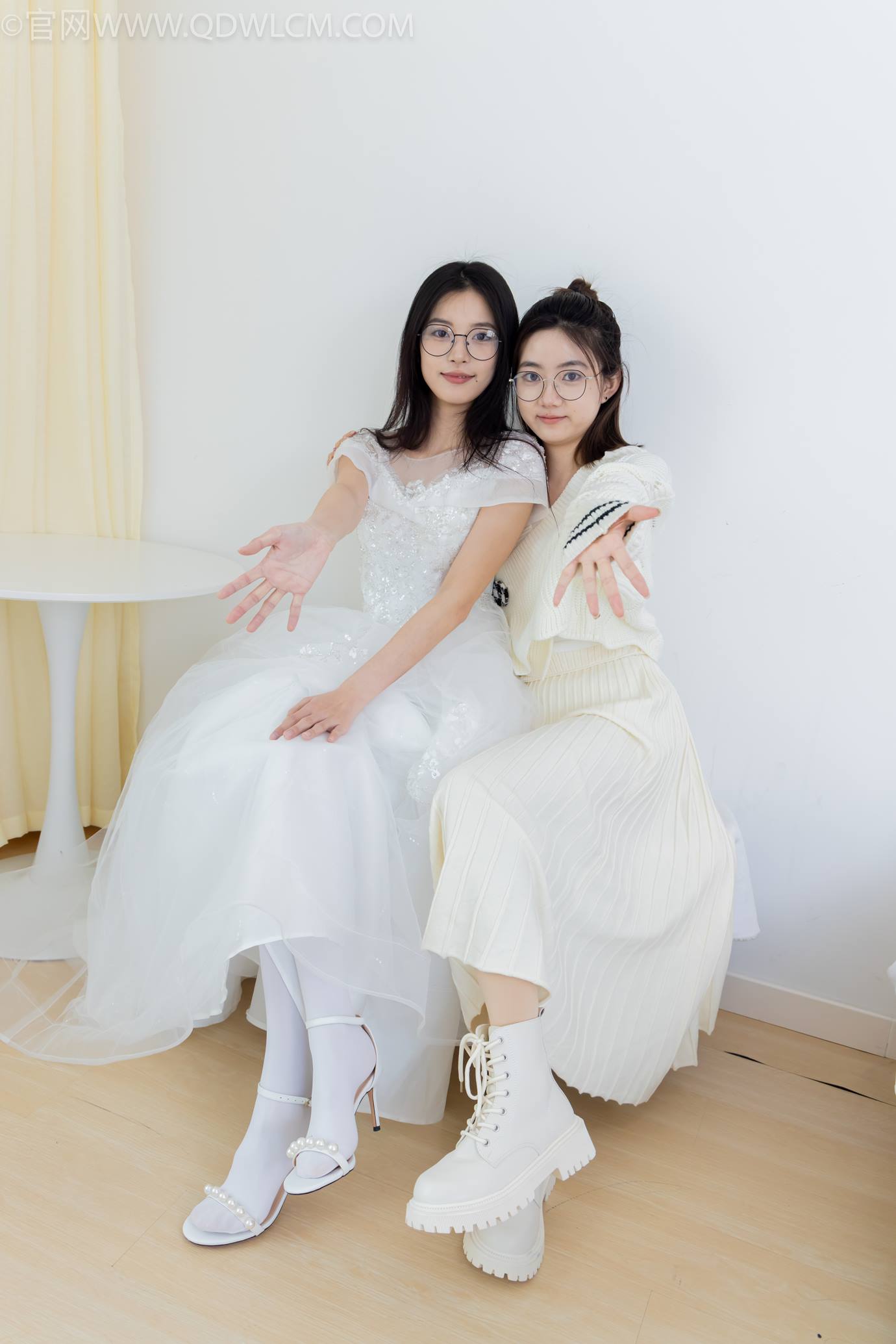 图片[13]-物恋传媒 NO.2308 茯苓&欢欢-高跟鞋、马丁靴、厚白丝、厚肉丝、瑜伽动作、婚纱[114P] – 速更版-美库