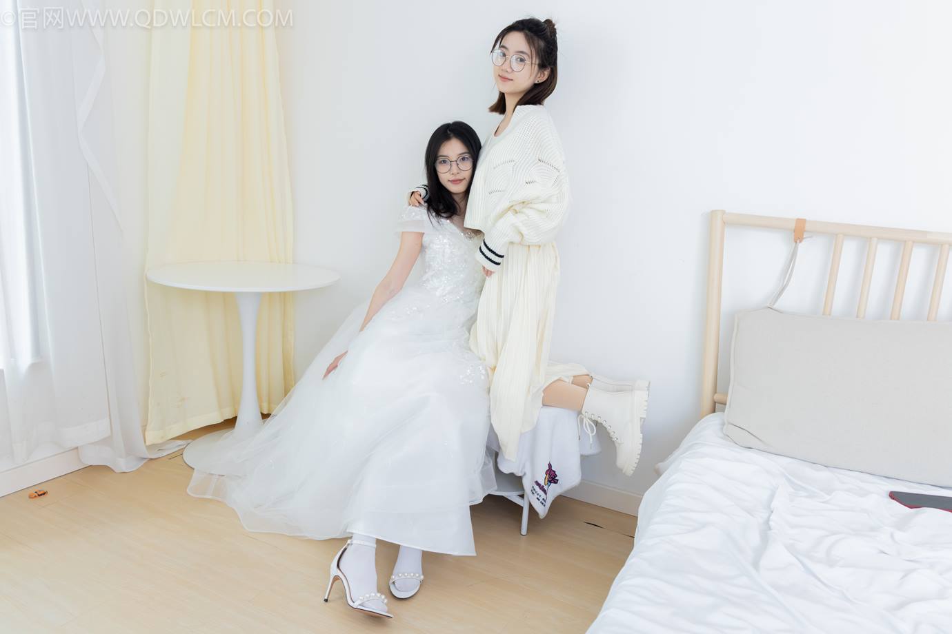 图片[20]-物恋传媒 NO.2308 茯苓&欢欢-高跟鞋、马丁靴、厚白丝、厚肉丝、瑜伽动作、婚纱[114P] – 速更版-美库