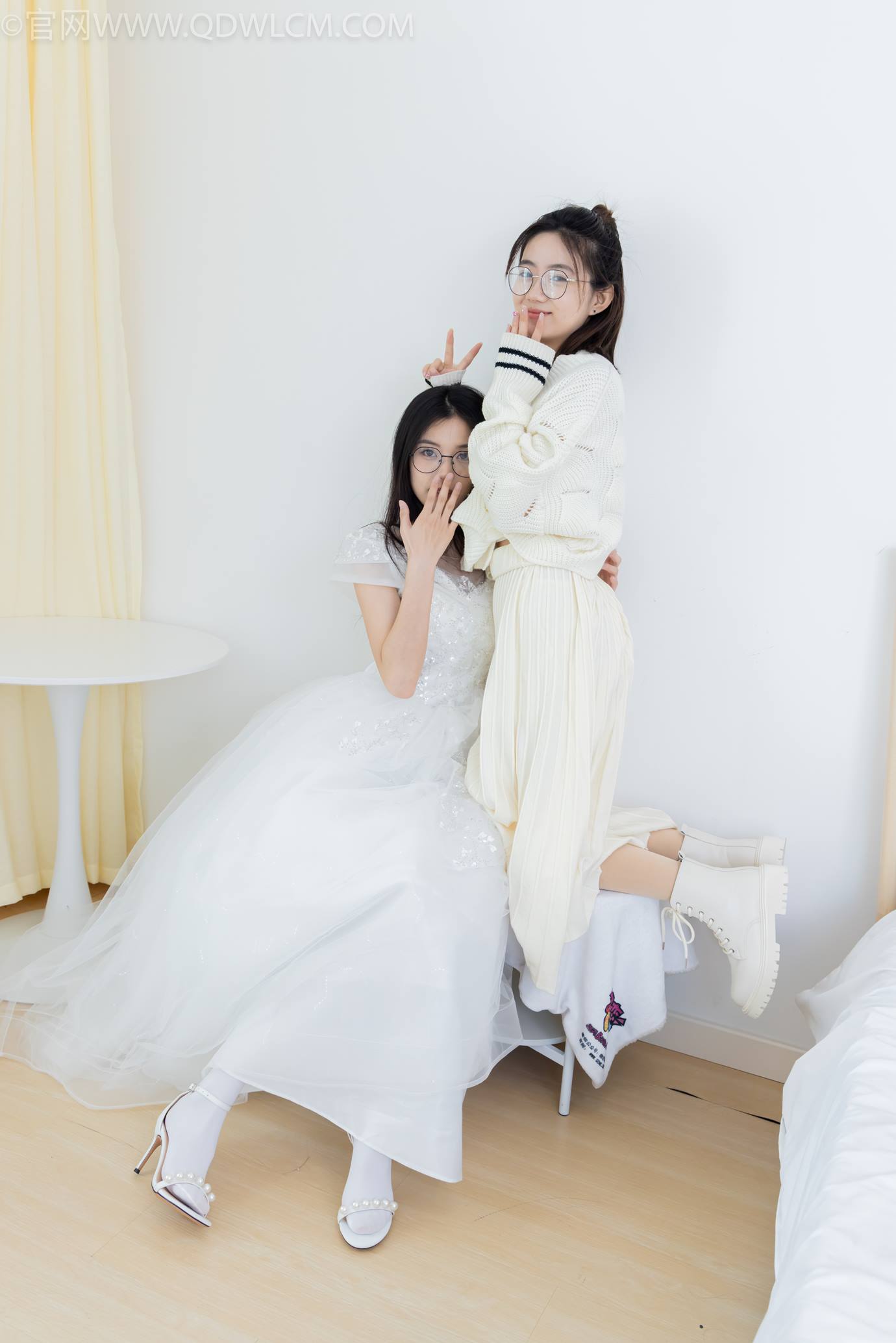 图片[23]-物恋传媒 NO.2308 茯苓&欢欢-高跟鞋、马丁靴、厚白丝、厚肉丝、瑜伽动作、婚纱[114P] – 速更版-美库