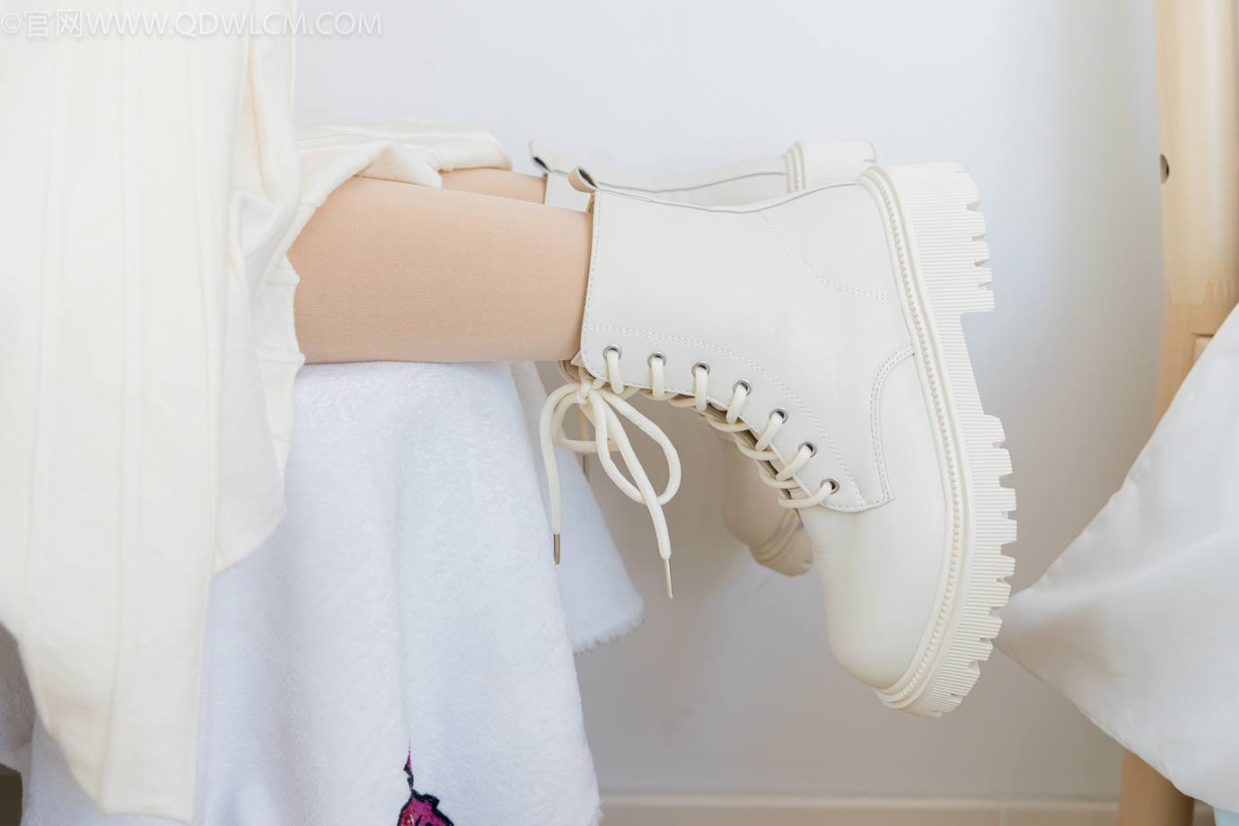 图片[24]-物恋传媒 NO.2308 茯苓&欢欢-高跟鞋、马丁靴、厚白丝、厚肉丝、瑜伽动作、婚纱[114P] – 速更版-美库