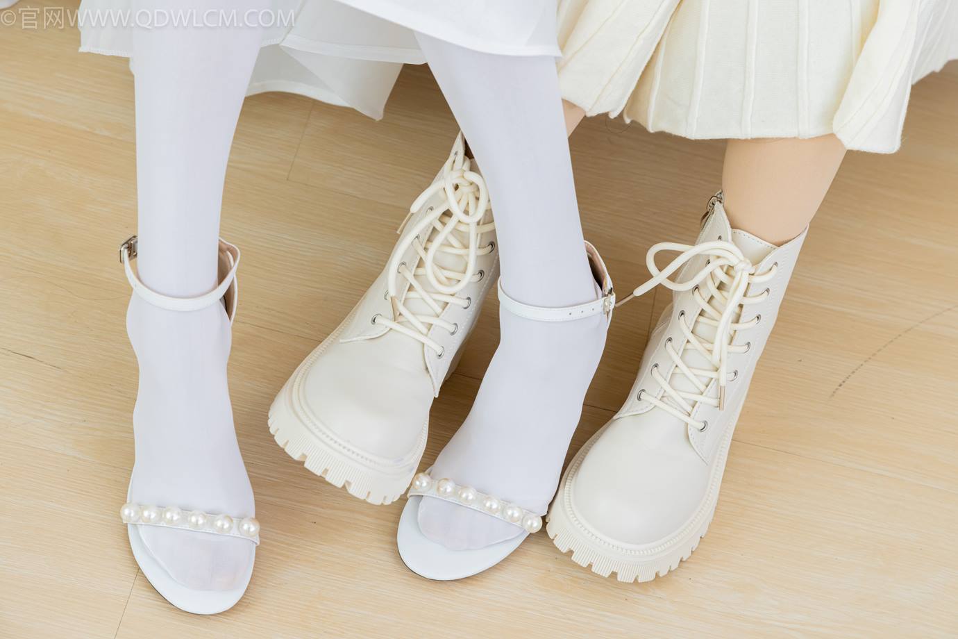 图片[26]-物恋传媒 NO.2308 茯苓&欢欢-高跟鞋、马丁靴、厚白丝、厚肉丝、瑜伽动作、婚纱[114P] – 速更版-美库