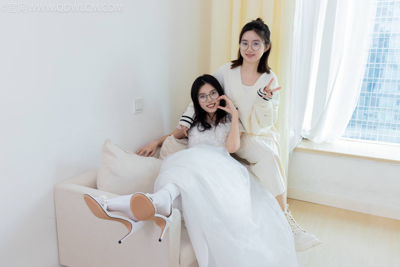 图片[35]-物恋传媒 NO.2308 茯苓&欢欢-高跟鞋、马丁靴、厚白丝、厚肉丝、瑜伽动作、婚纱[114P] – 速更版-美库