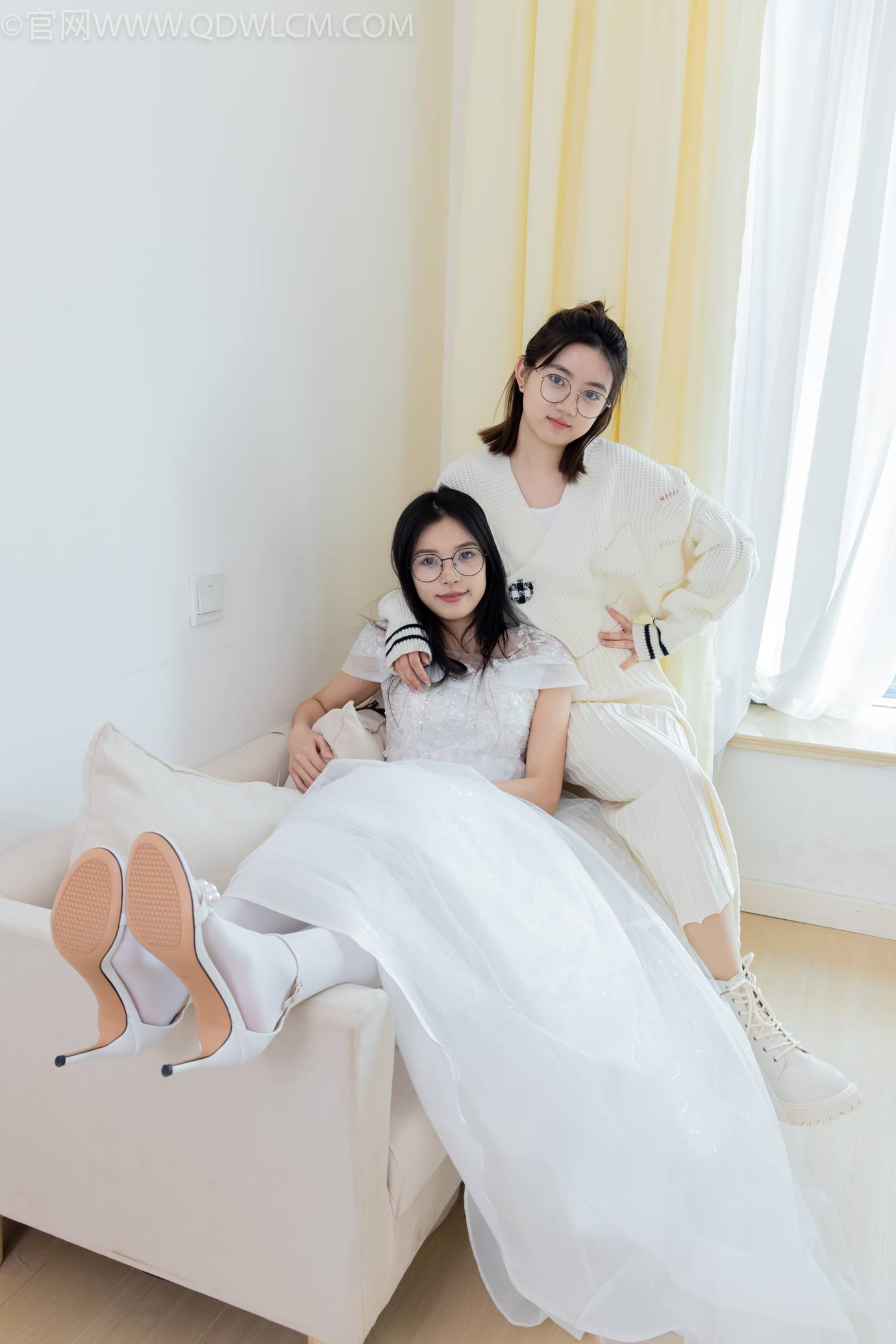 图片[37]-物恋传媒 NO.2308 茯苓&欢欢-高跟鞋、马丁靴、厚白丝、厚肉丝、瑜伽动作、婚纱[114P] – 速更版-美库