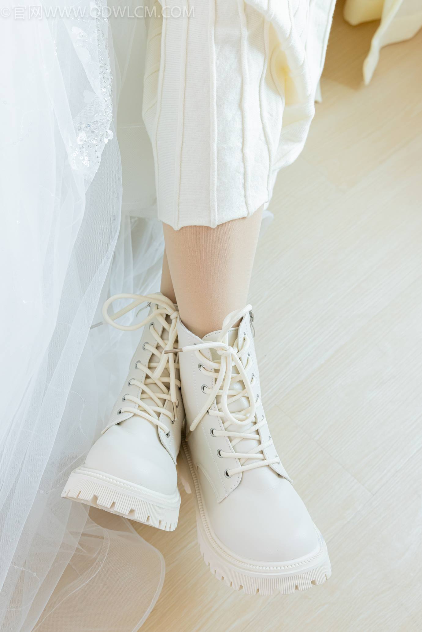 图片[39]-物恋传媒 NO.2308 茯苓&欢欢-高跟鞋、马丁靴、厚白丝、厚肉丝、瑜伽动作、婚纱[114P] – 速更版-美库