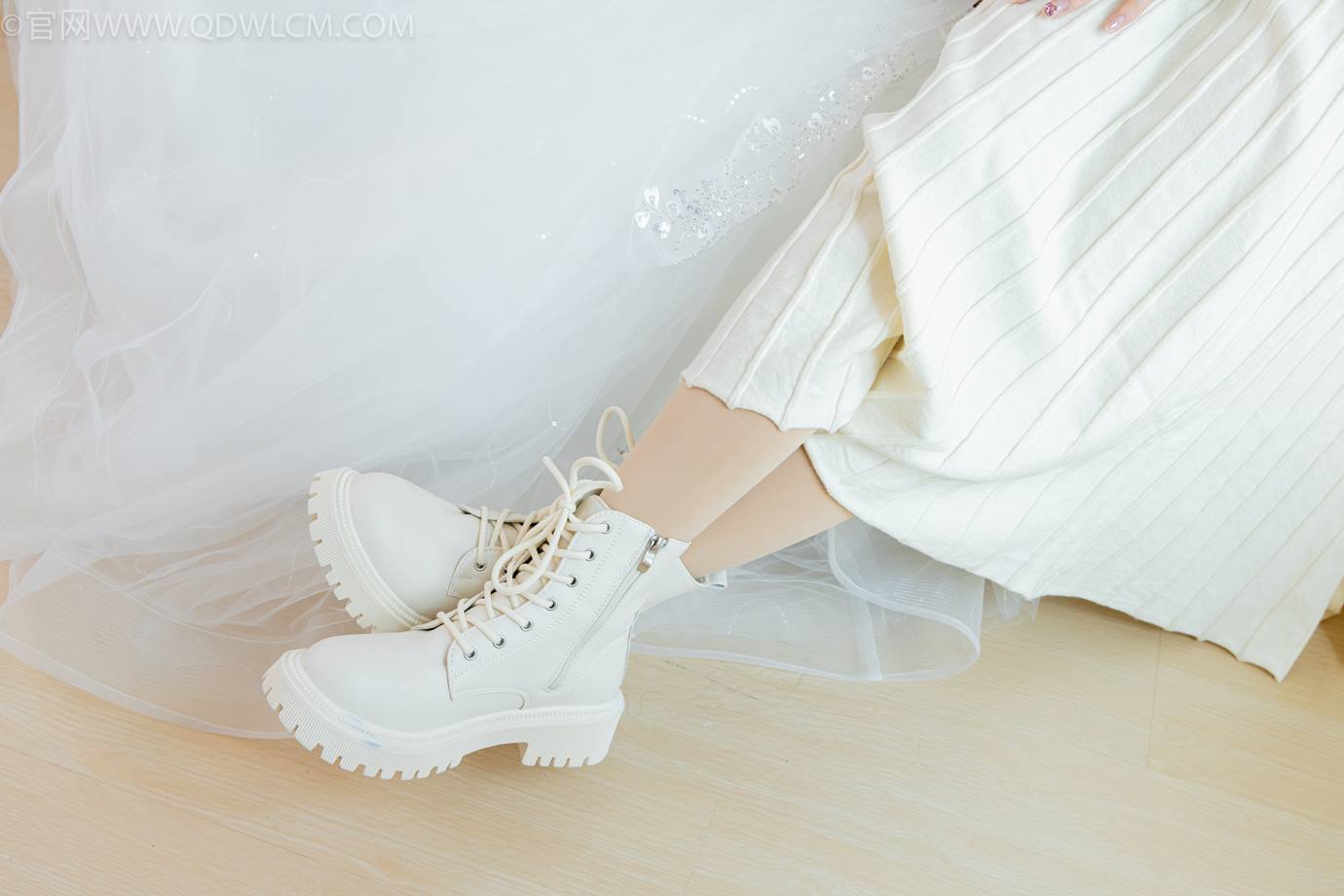 图片[40]-物恋传媒 NO.2308 茯苓&欢欢-高跟鞋、马丁靴、厚白丝、厚肉丝、瑜伽动作、婚纱[114P] – 速更版-美库