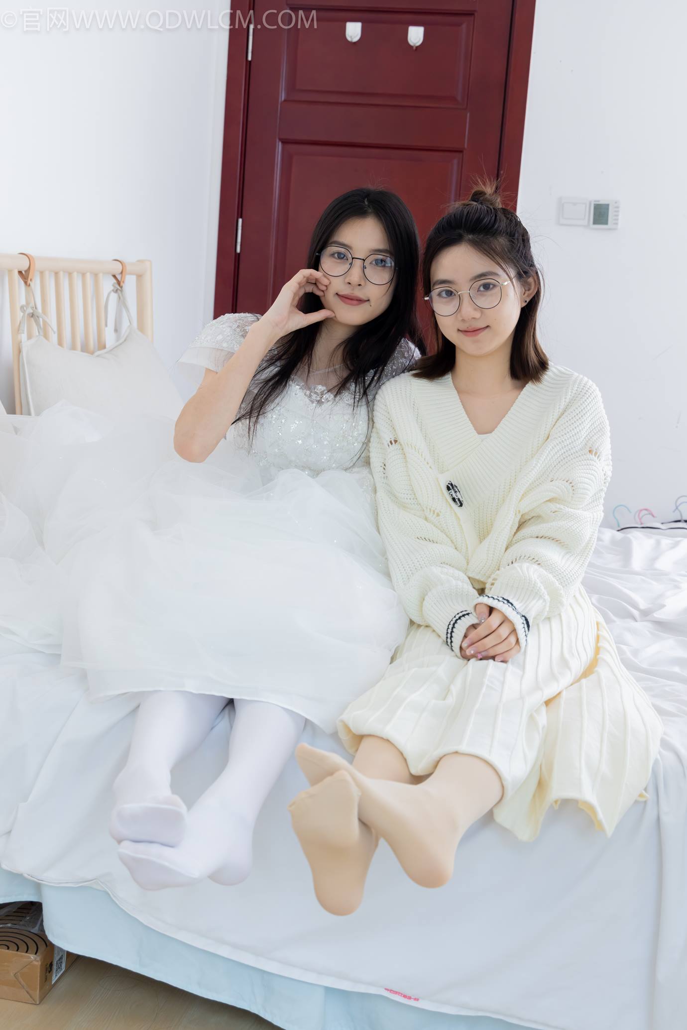 图片[56]-物恋传媒 NO.2308 茯苓&欢欢-高跟鞋、马丁靴、厚白丝、厚肉丝、瑜伽动作、婚纱[114P] – 速更版-美库