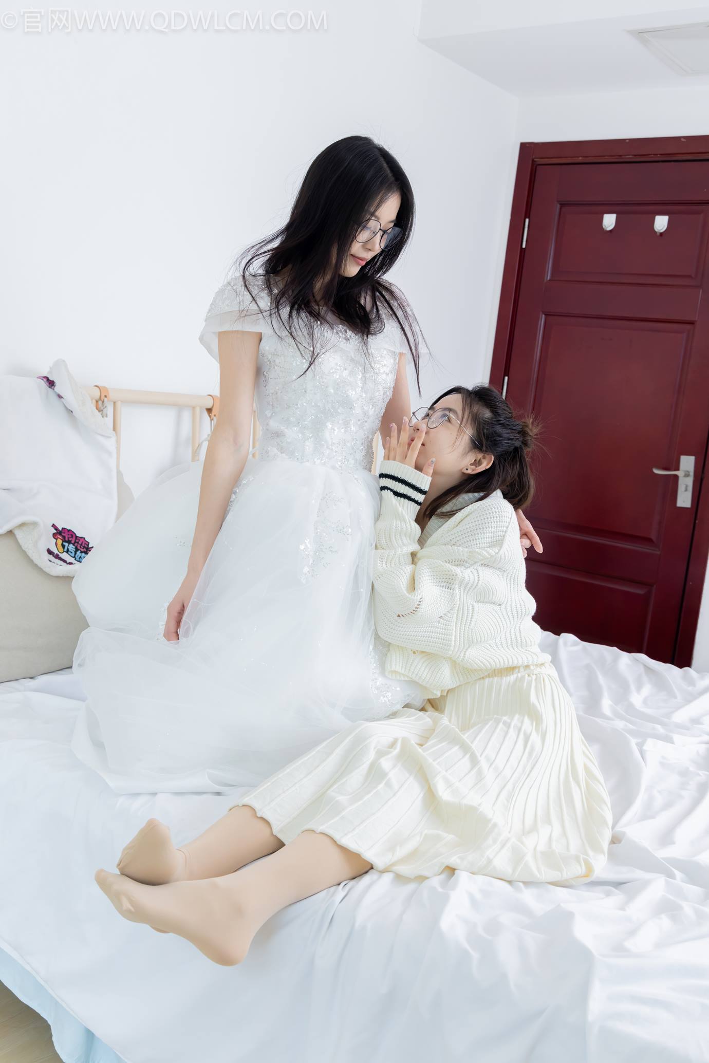 图片[75]-物恋传媒 NO.2308 茯苓&欢欢-高跟鞋、马丁靴、厚白丝、厚肉丝、瑜伽动作、婚纱[114P] – 速更版-美库