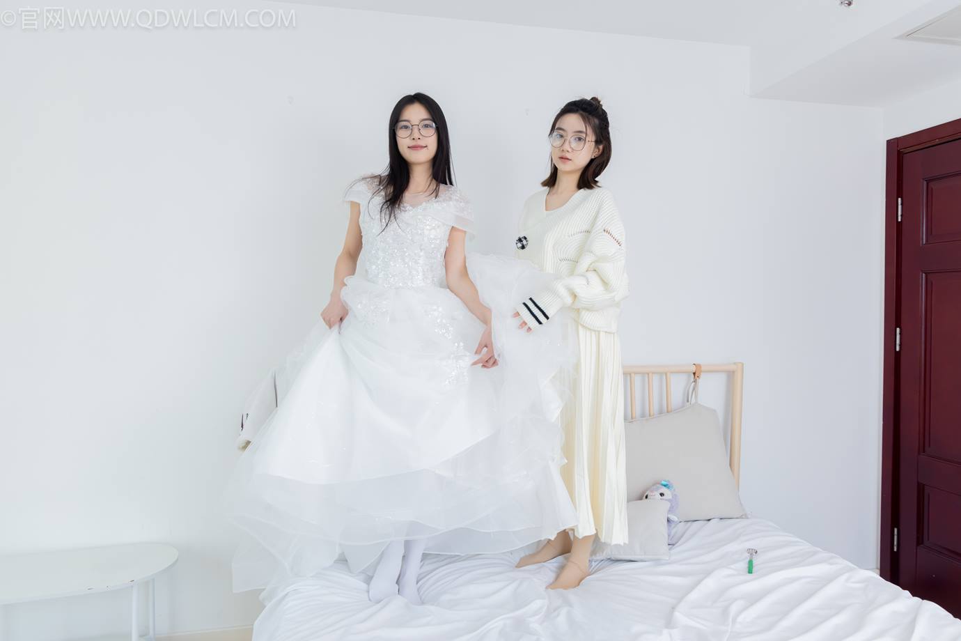 图片[79]-物恋传媒 NO.2308 茯苓&欢欢-高跟鞋、马丁靴、厚白丝、厚肉丝、瑜伽动作、婚纱[114P] – 速更版-美库