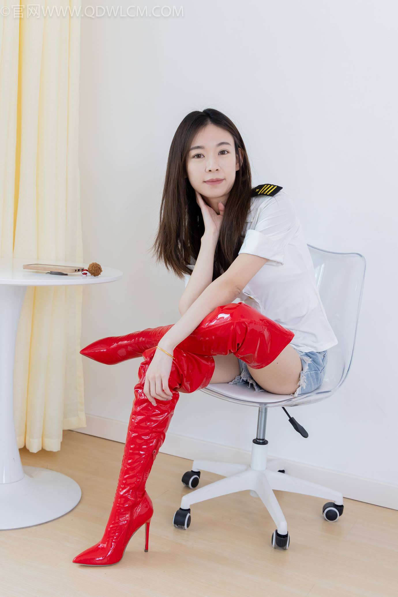 图片[35]-物恋传媒 NO.2309 婷婷-高跟长靴、白棉袜、裸足[137P] – 速更版-美库