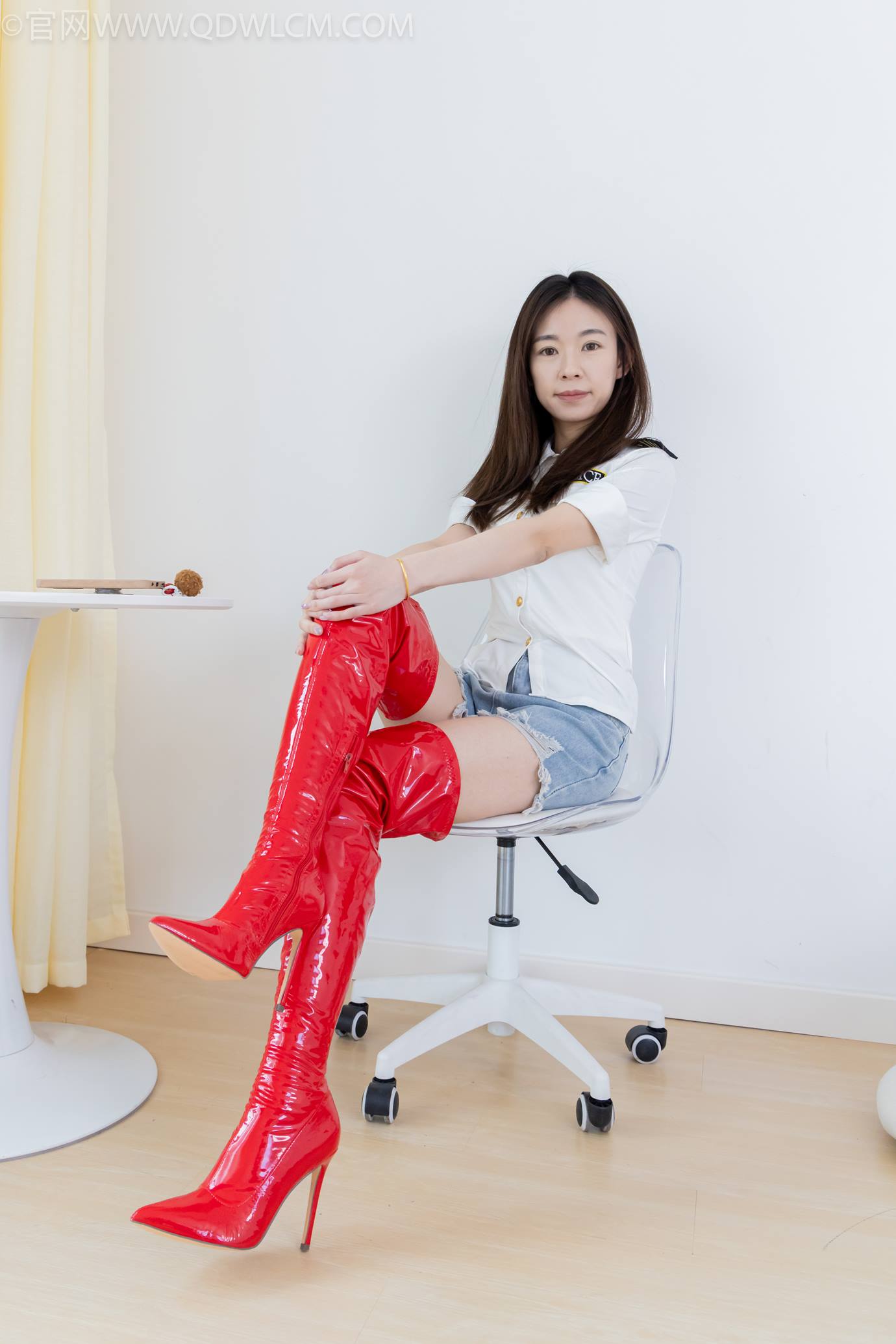 图片[61]-物恋传媒 NO.2309 婷婷-高跟长靴、白棉袜、裸足[137P] – 速更版-美库