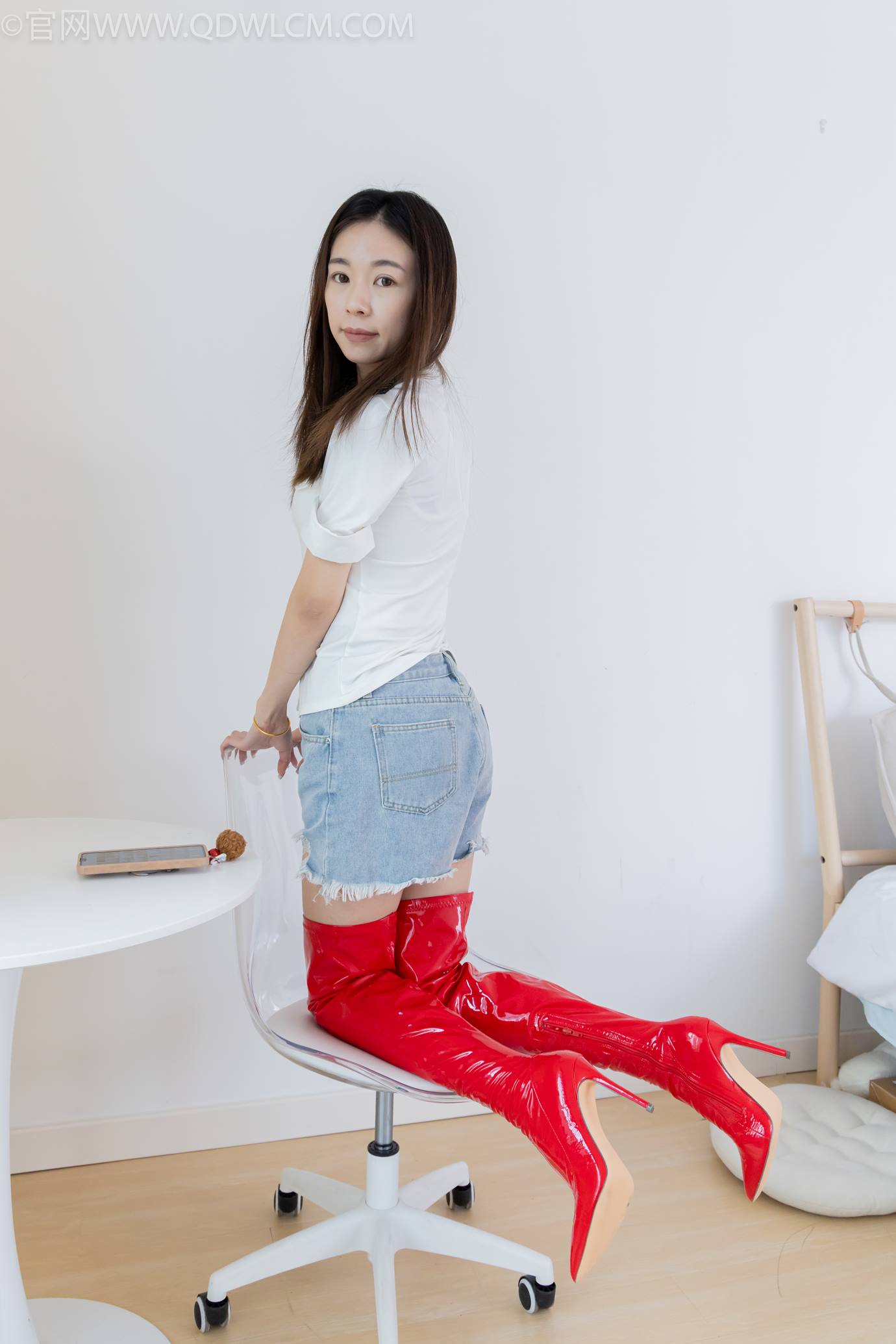 图片[80]-物恋传媒 NO.2309 婷婷-高跟长靴、白棉袜、裸足[137P] – 速更版-美库