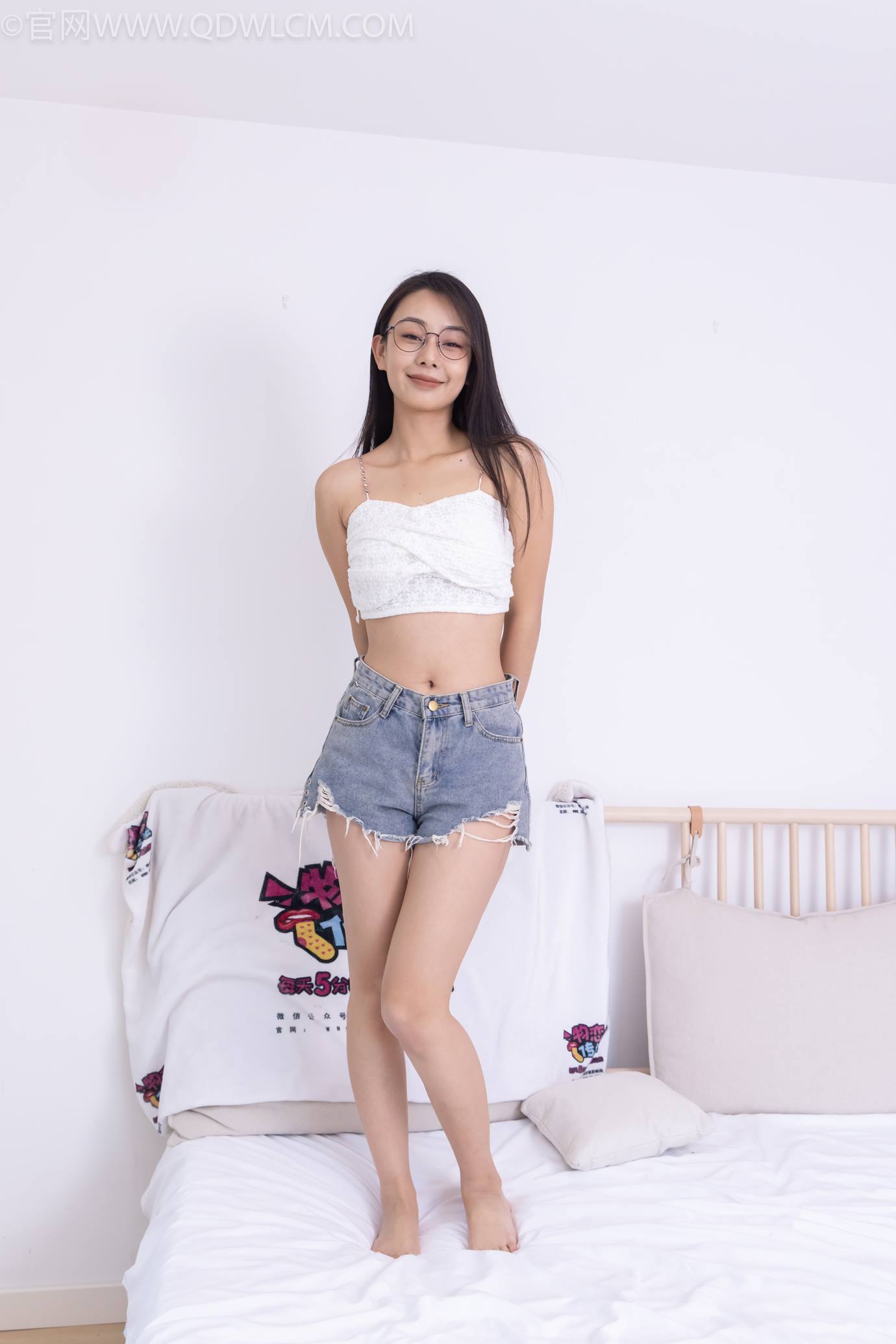 图片[66]-物恋传媒 NO.2310 岚岚-两双高跟凉鞋、薄白丝、薄黑丝、裸足[134] – 速更版-美库