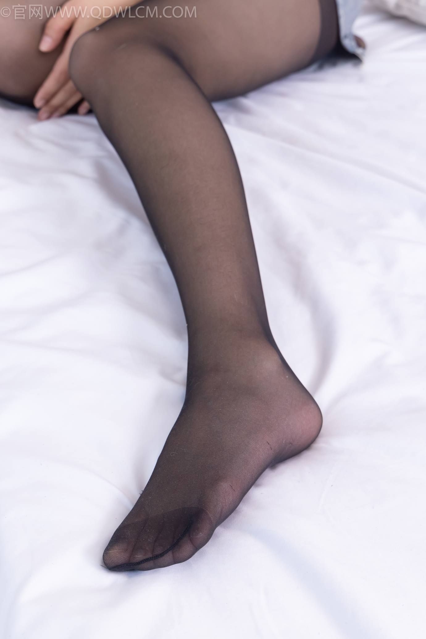 图片[71]-物恋传媒 NO.2310 岚岚-两双高跟凉鞋、薄白丝、薄黑丝、裸足[134] – 速更版-美库