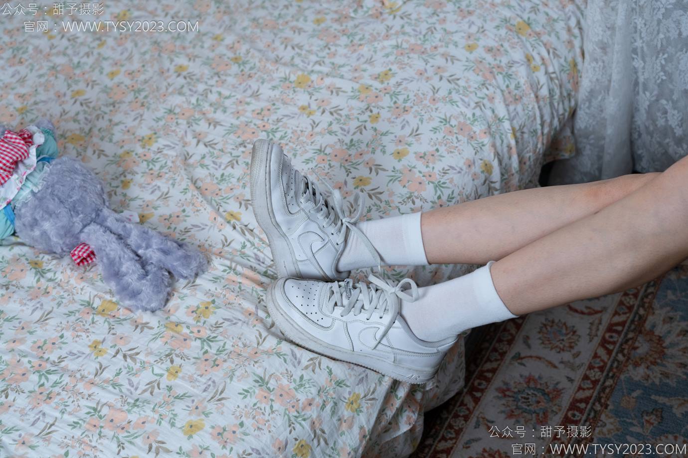 图片[10]-甜予摄影 NO.138 土豆-板鞋、白棉袜、裸足[136P] – 速更版-美库