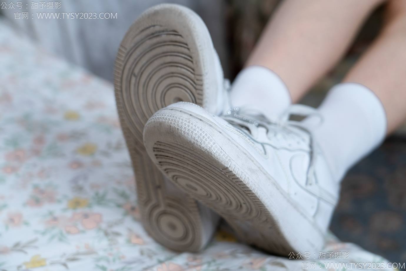 图片[12]-甜予摄影 NO.138 土豆-板鞋、白棉袜、裸足[136P] – 速更版-美库