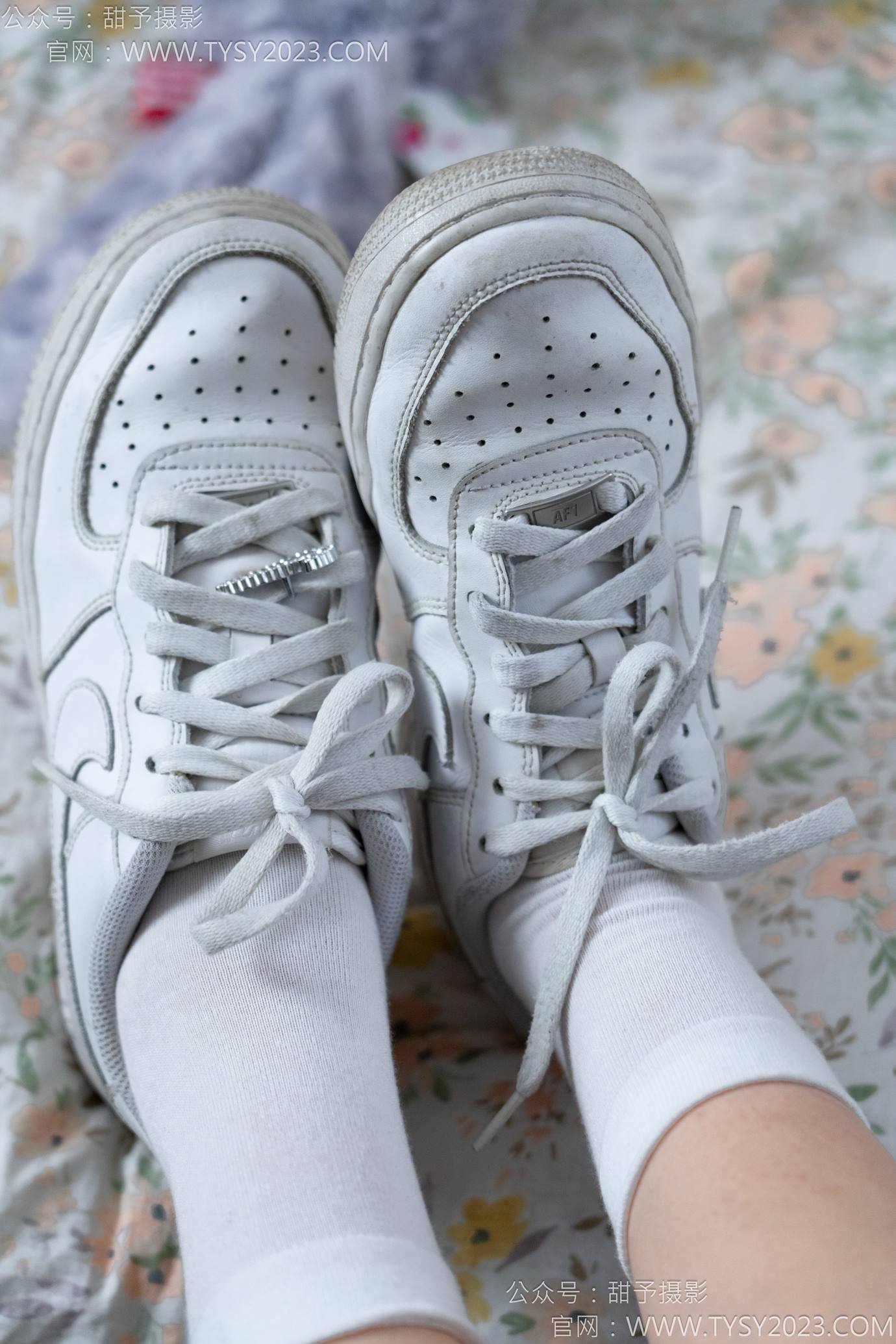 图片[14]-甜予摄影 NO.138 土豆-板鞋、白棉袜、裸足[136P] – 速更版-美库