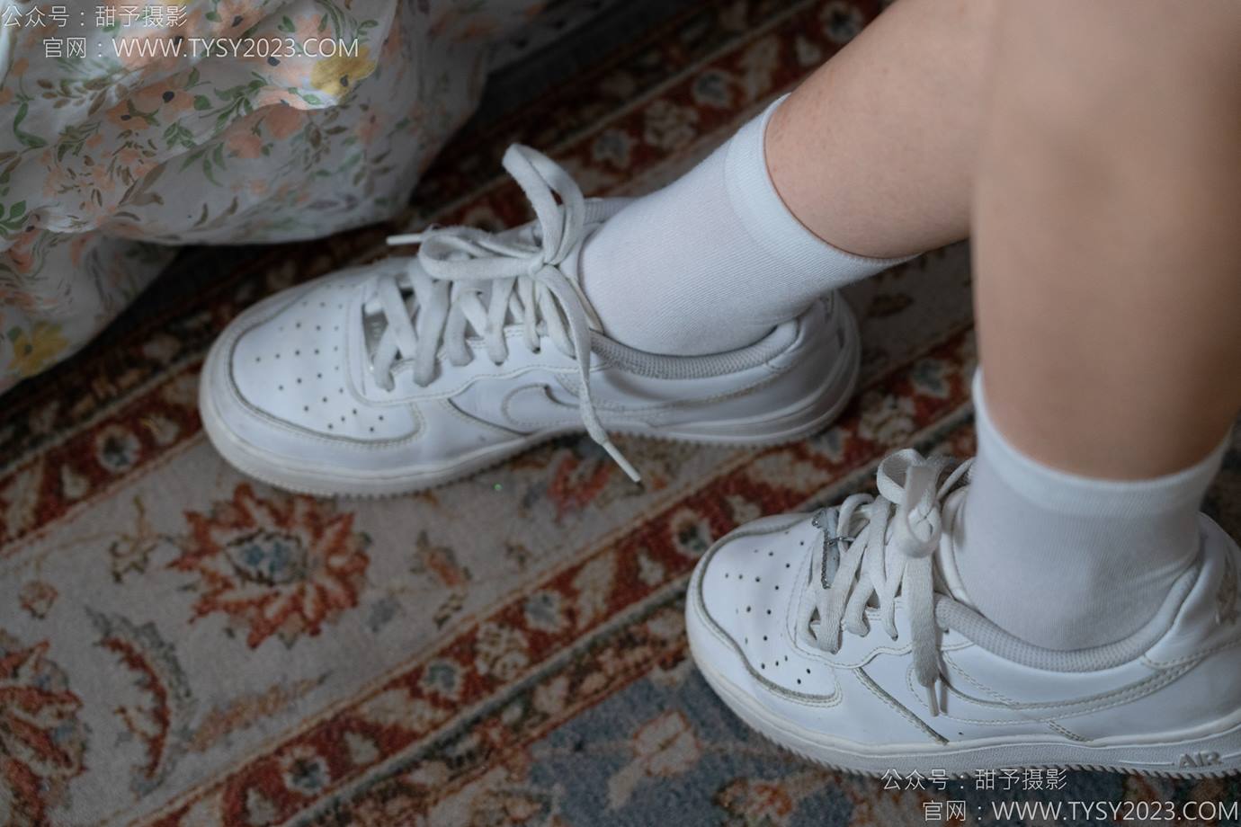图片[19]-甜予摄影 NO.138 土豆-板鞋、白棉袜、裸足[136P] – 速更版-美库