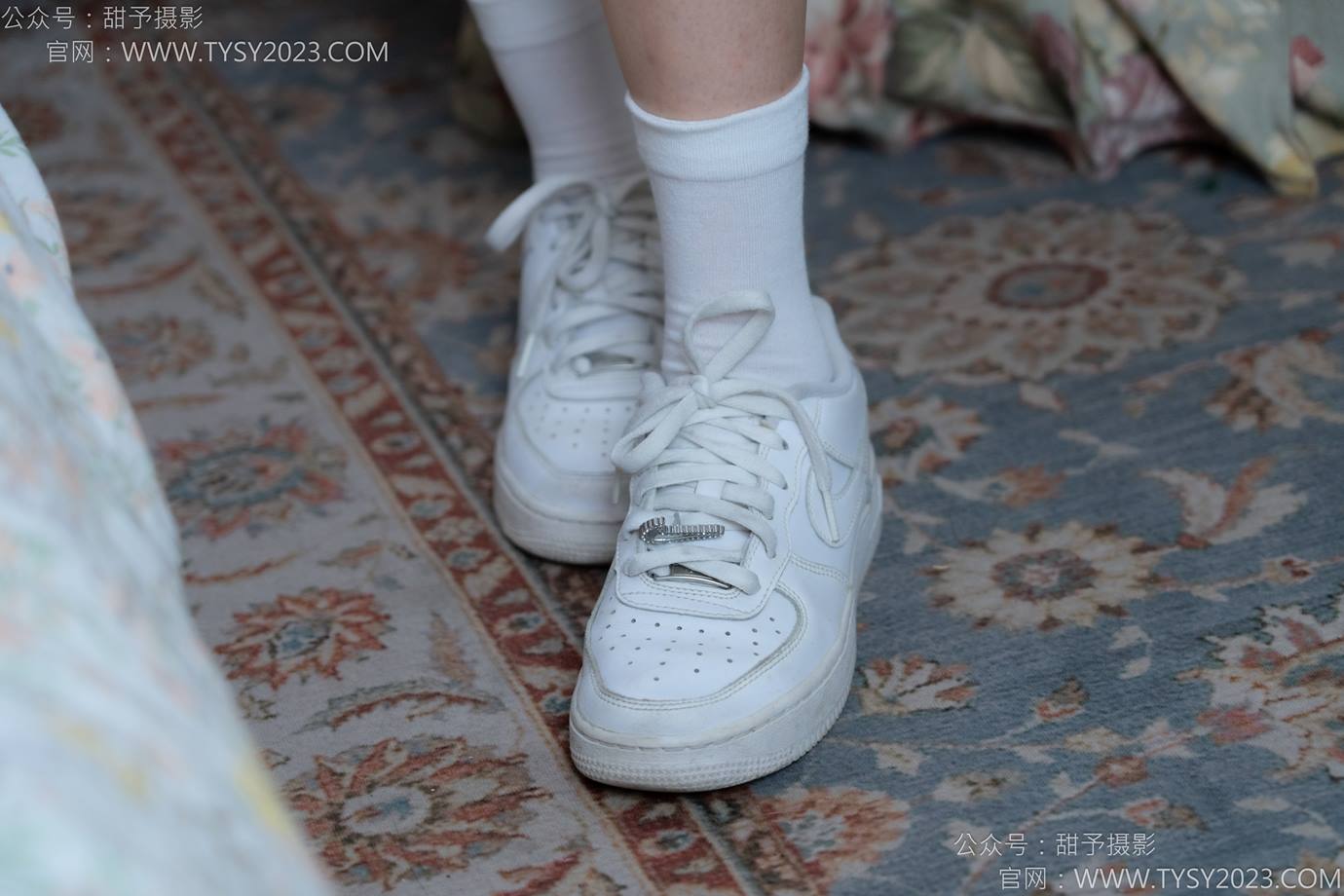 图片[24]-甜予摄影 NO.138 土豆-板鞋、白棉袜、裸足[136P] – 速更版-美库