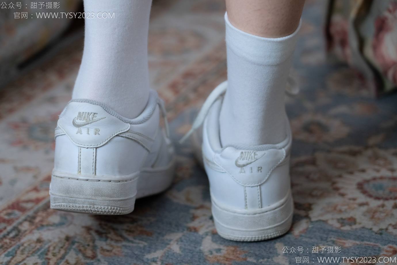 图片[27]-甜予摄影 NO.138 土豆-板鞋、白棉袜、裸足[136P] – 速更版-美库