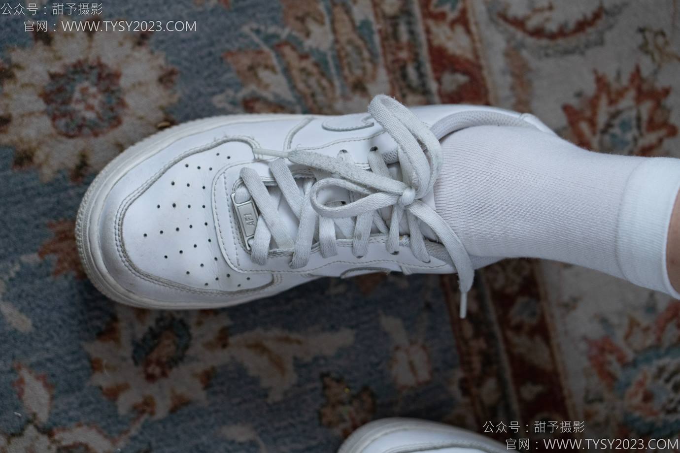 图片[35]-甜予摄影 NO.138 土豆-板鞋、白棉袜、裸足[136P] – 速更版-美库