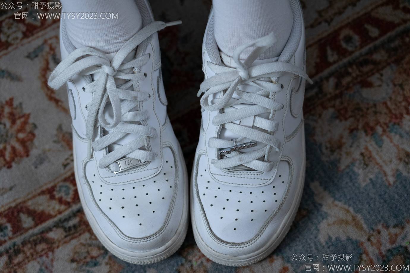 图片[37]-甜予摄影 NO.138 土豆-板鞋、白棉袜、裸足[136P] – 速更版-美库