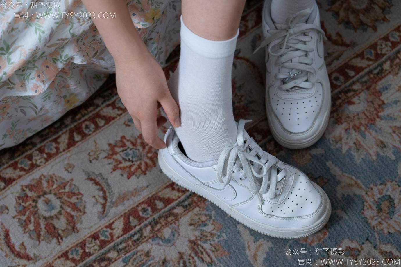 图片[38]-甜予摄影 NO.138 土豆-板鞋、白棉袜、裸足[136P] – 速更版-美库