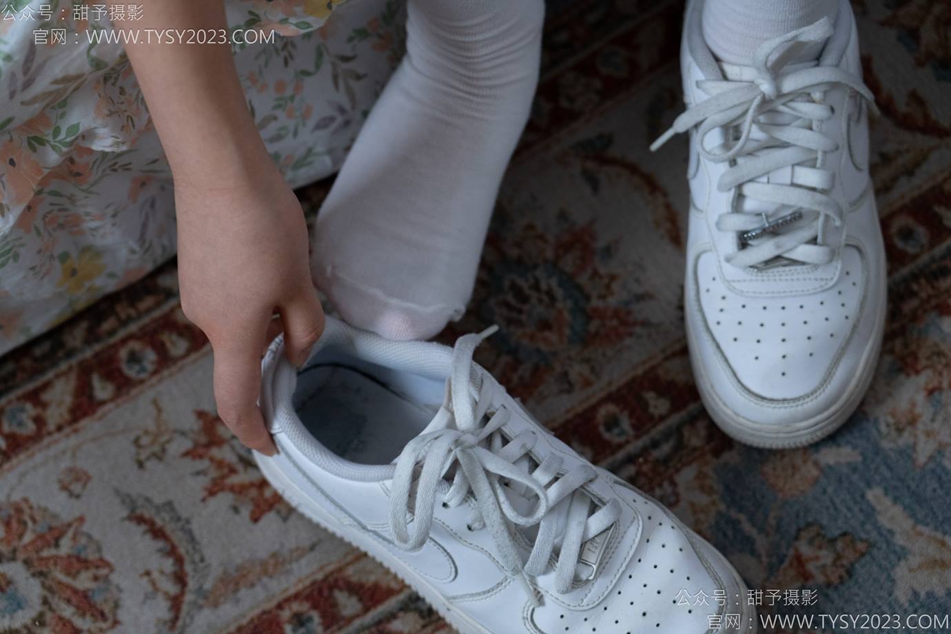 图片[39]-甜予摄影 NO.138 土豆-板鞋、白棉袜、裸足[136P] – 速更版-美库
