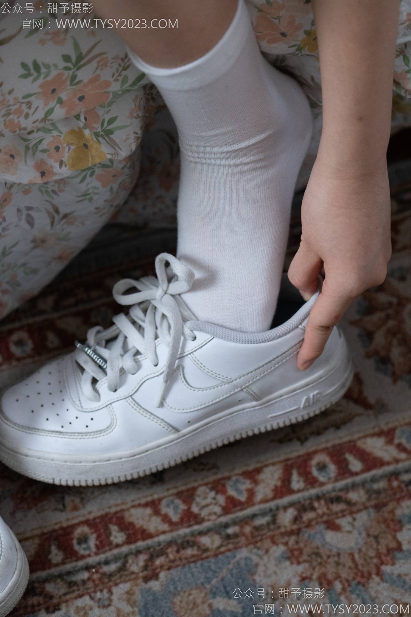 图片[43]-甜予摄影 NO.138 土豆-板鞋、白棉袜、裸足[136P] – 速更版-美库